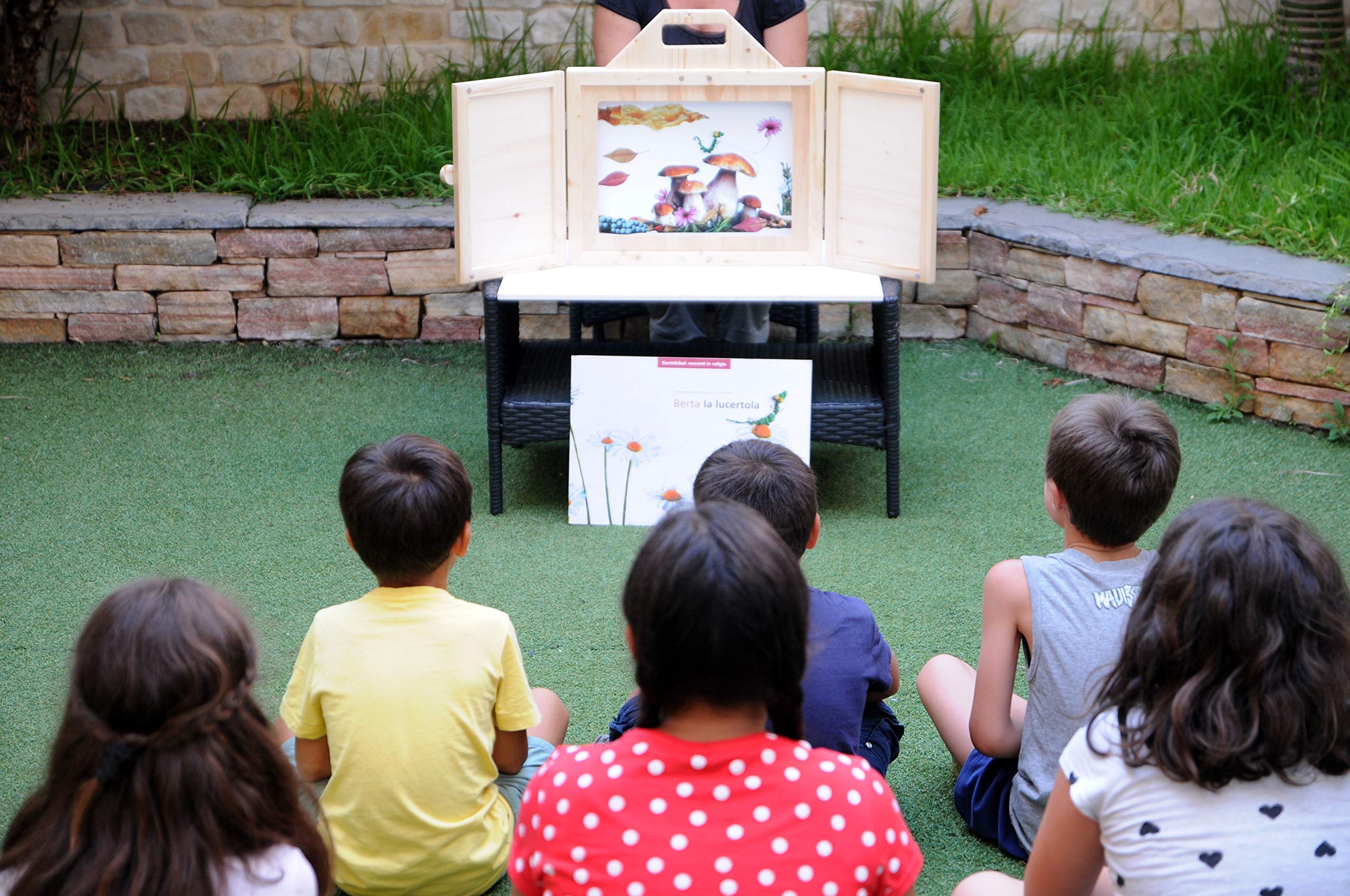 Teatrino in Legno fatto a Mano, Gioco Portatile per Bambini. Kamishibai. Teatro Giapponese delle Ombre + Scatola con Personaggi, Marionette in Legno "Favola I Tre Porcellini".