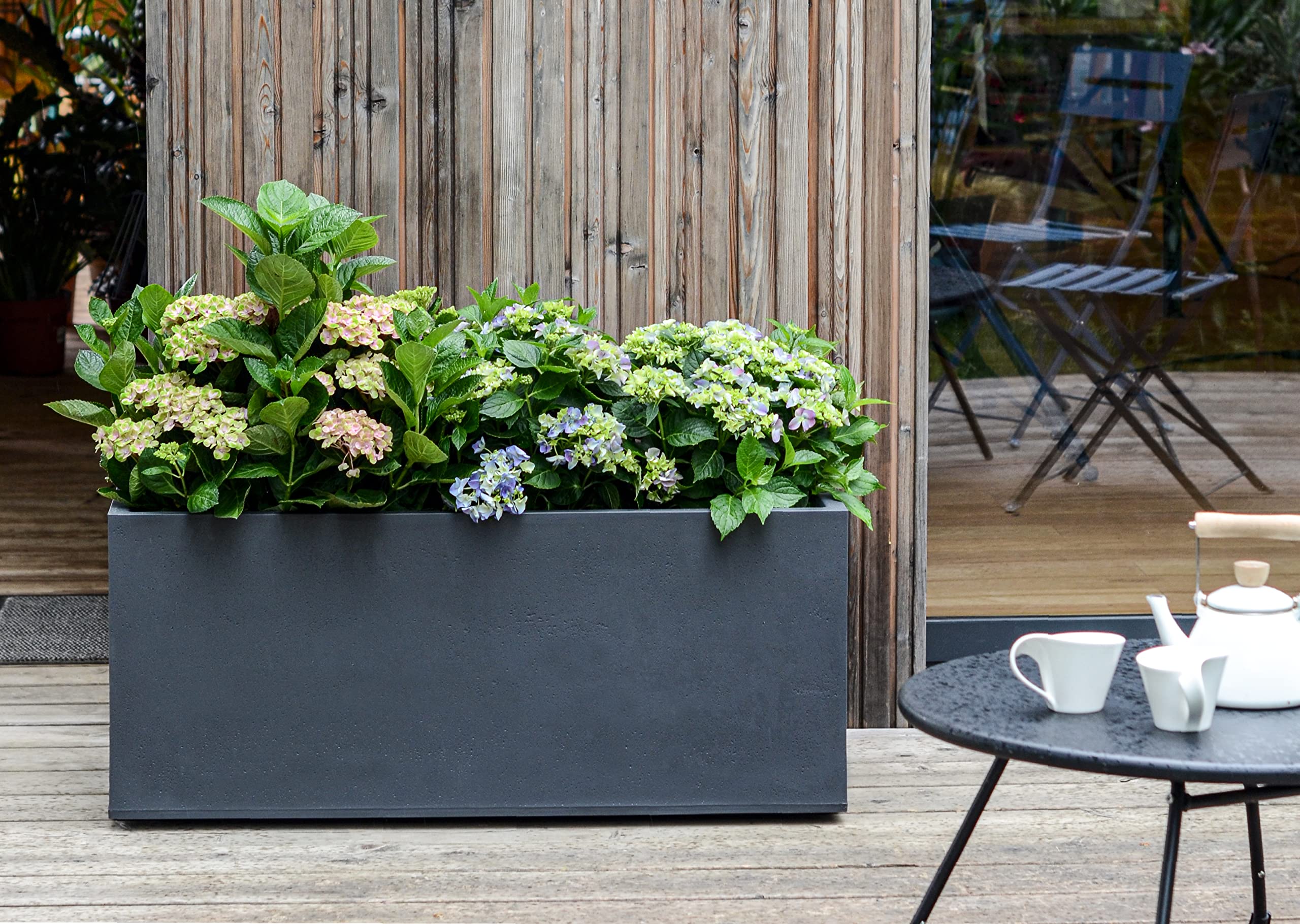 EDA – Jardinera Basalt – 98 L – Decoración de imitación hormigón, para Uso en Interiores y Exteriores, Zona de retención de Agua para limitar el riego, 99,5 x 39,5 x H. 43,5 cm, Gris Antracita