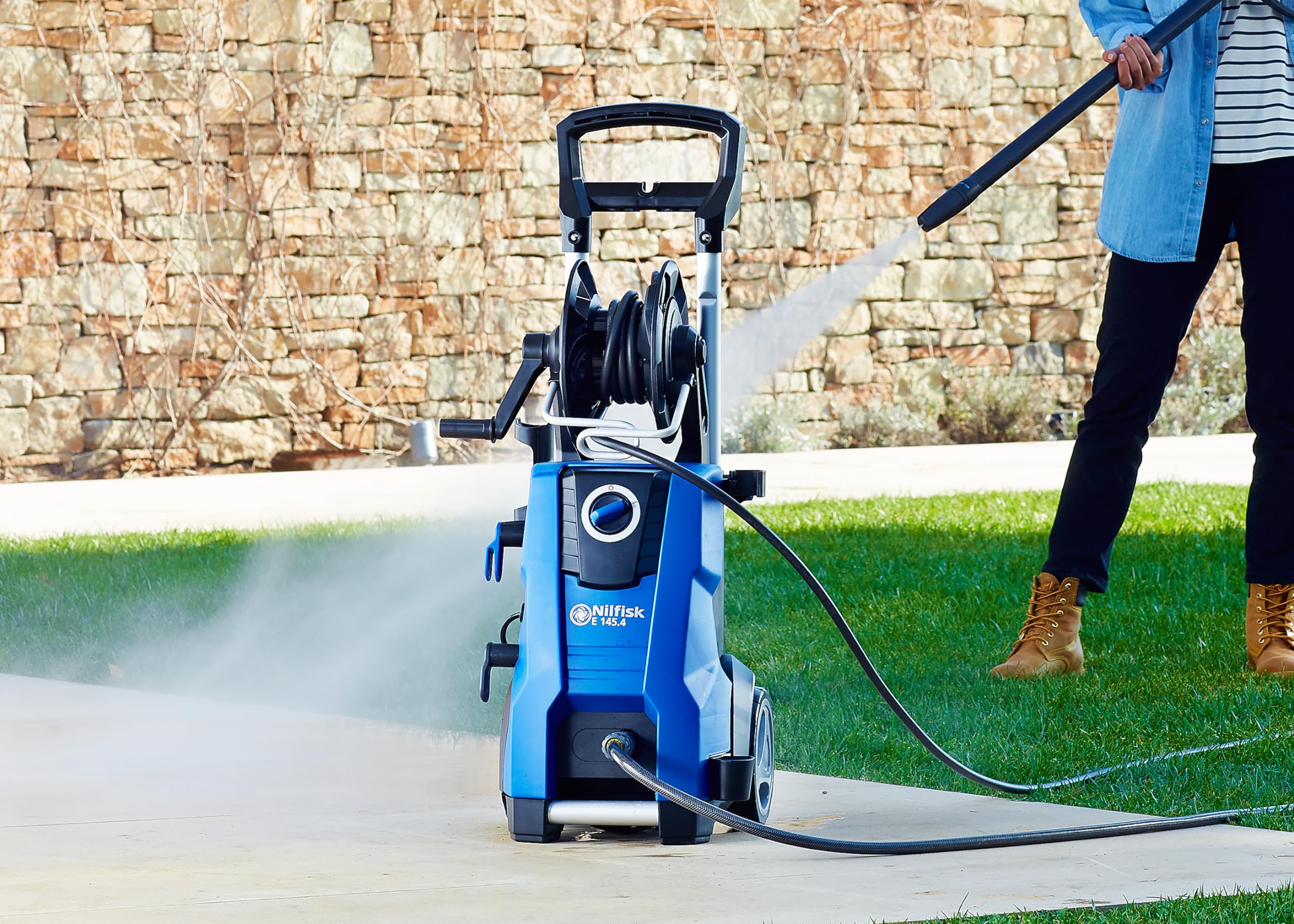 Nilfisk Hidrolimpiadora de Alta Presión E 145 Bares + Pulverizador de Espuma + Limpiador de Terrazas Potente (2100 W)