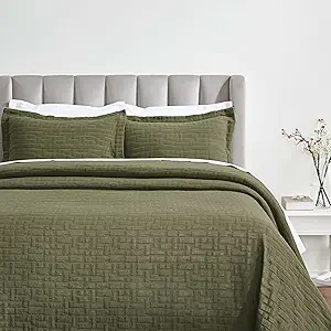 Superior 3 Piece Cotton Bedspread and Sham Set, Home Bed Decor, Decorative Bed Spread, 2 Pillow Shams, Medium Weight, Matelasse Coverlet, Bedding Essentials, Madrid Collection, Queen, Olive Green