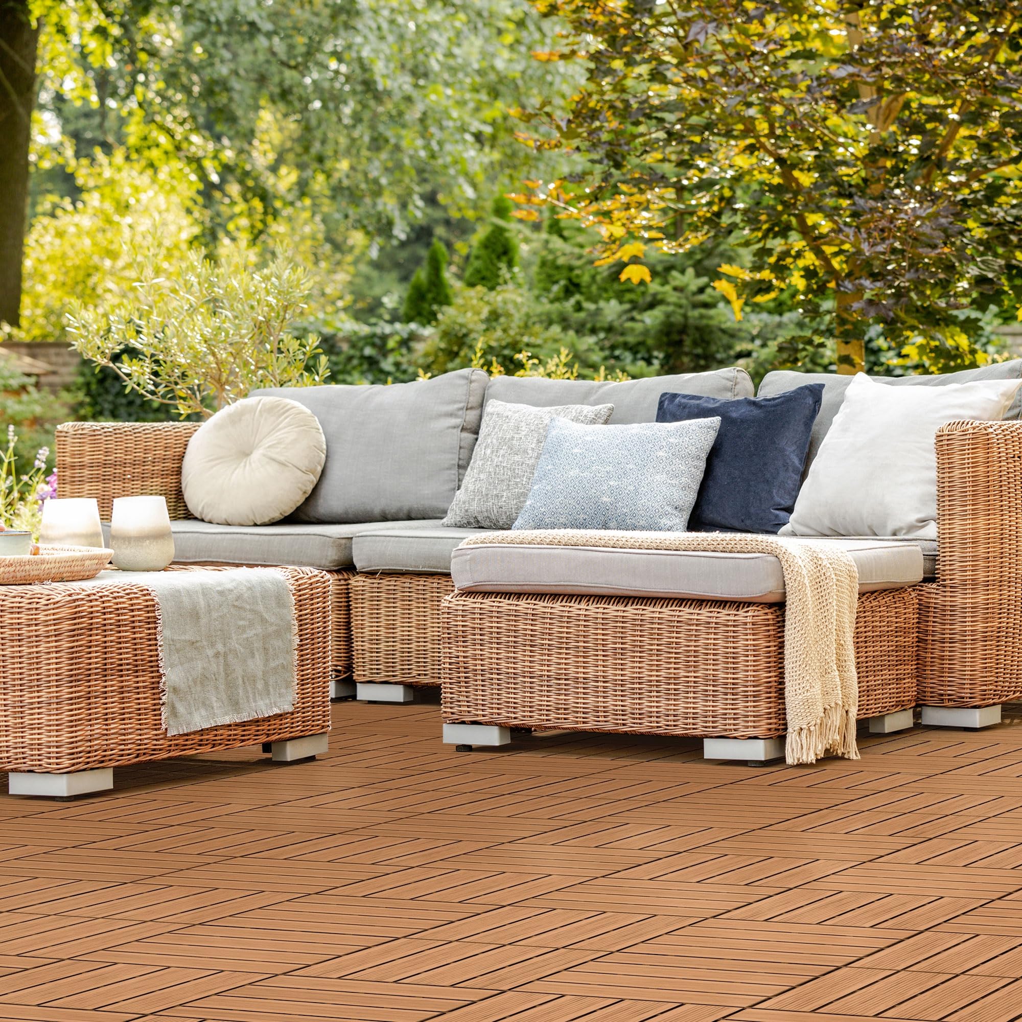 ECD Germany Piastrelle per Pavimenti da Esterno Piastrelle per Terrazze in WPC 30x30 cm Set di 22 pezzi per 2m ² Marrone Chiaro con Aspetto Legno Piastrelle da Giardino con Drenaggio e Sistema Plug-In