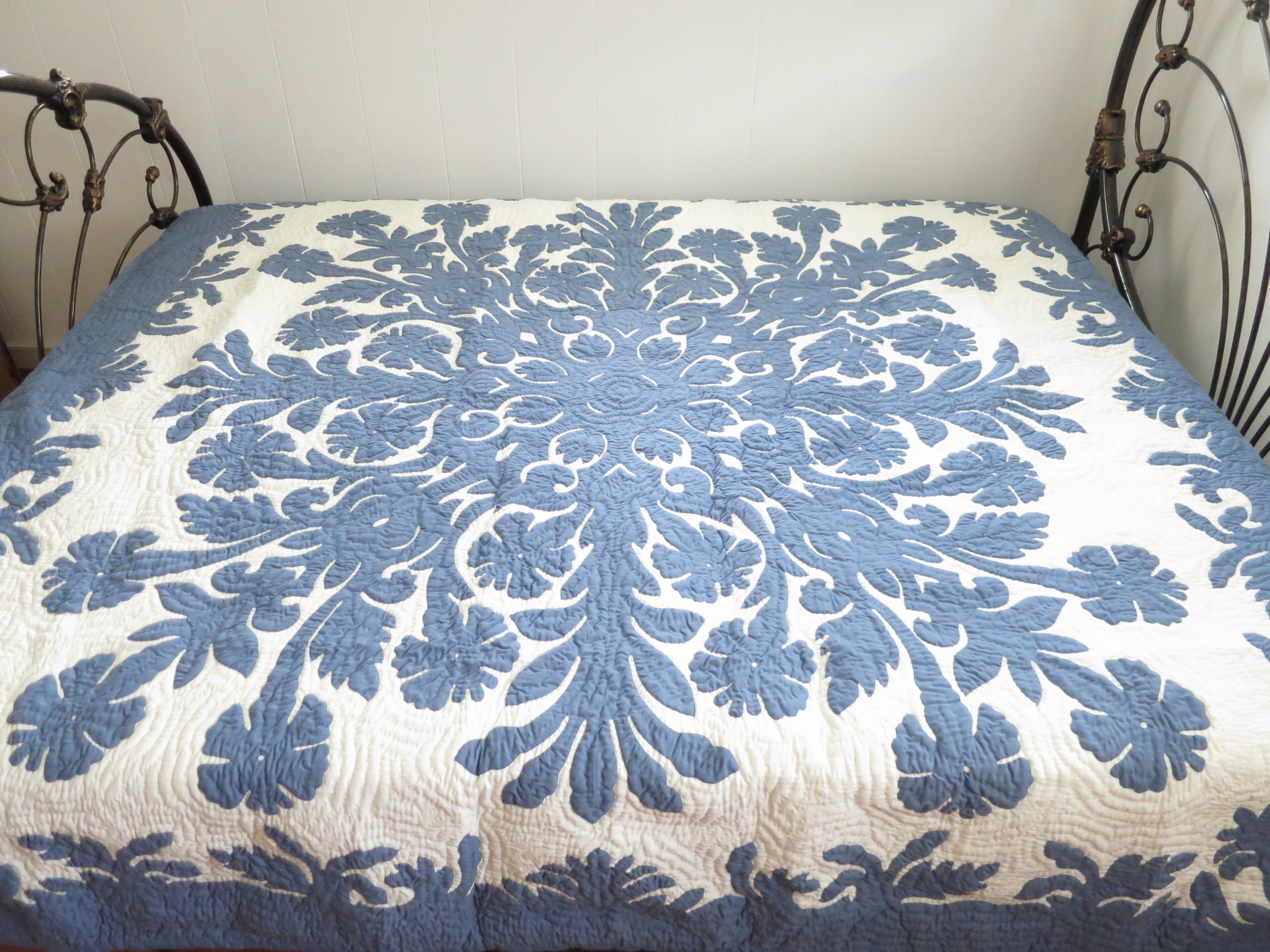 Dessus De Couette Design Hawaïen Appliqué Main - Rouge Et Blanc, Qualité Impeccable, Neuf