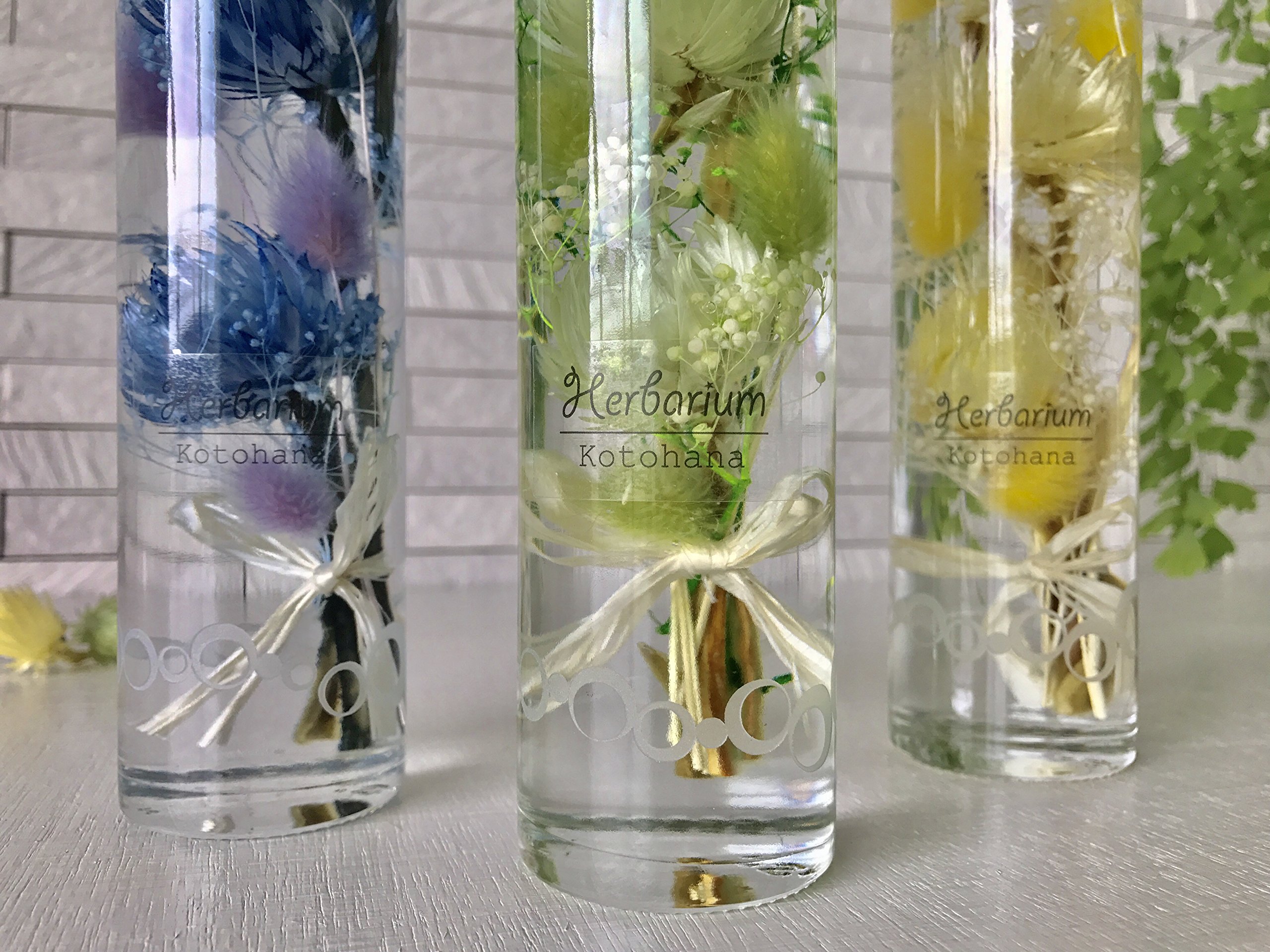 Amazon｜【名入れ5種類から選べるデザインボトル】 ハーバリウム