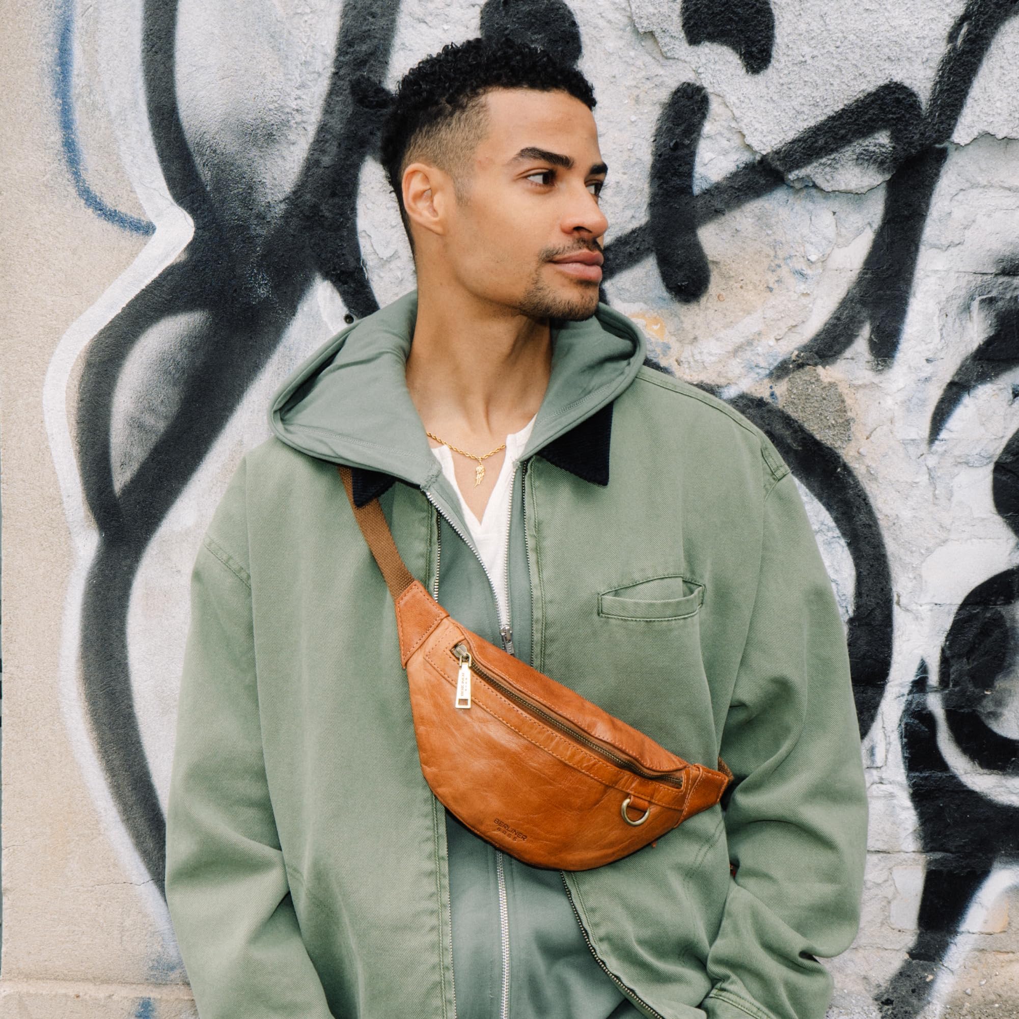 Berliner Bags Vintage Bauchtasche Turin, Gürteltasche aus Leder, mit verstellbarem Gurt und YKK Reißverschlüsse, Wasserabweisend für Herren - Braun