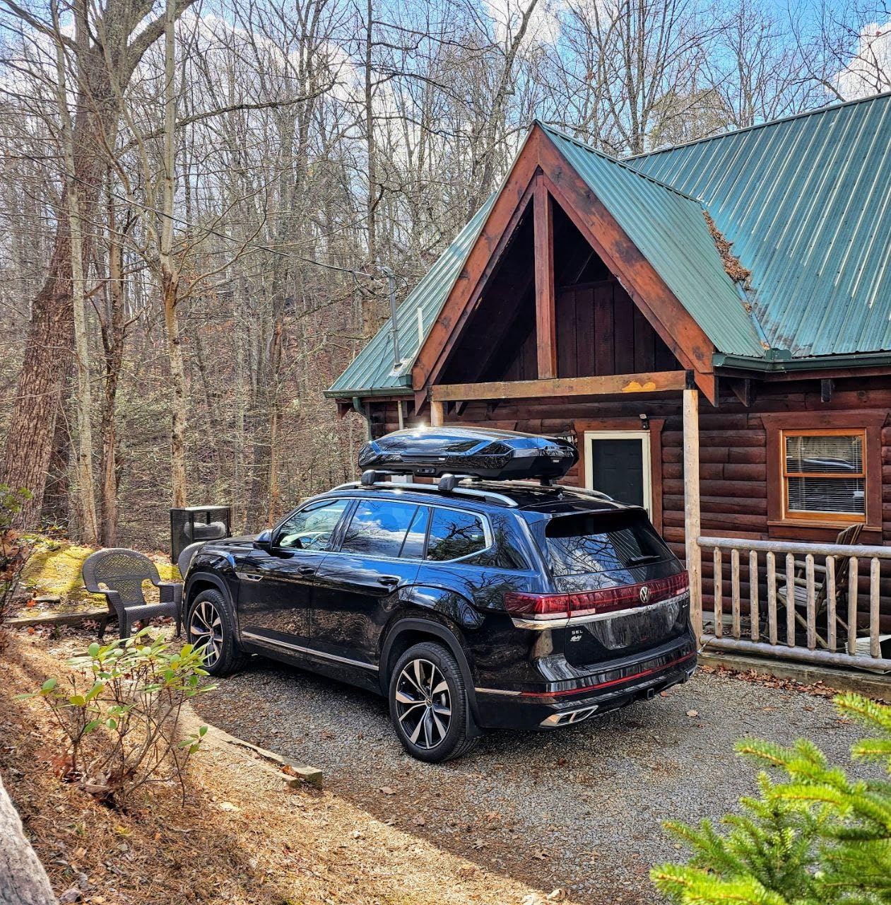 Thule Motion 3 XL on Toyota Prius Prime rear three-quarter view