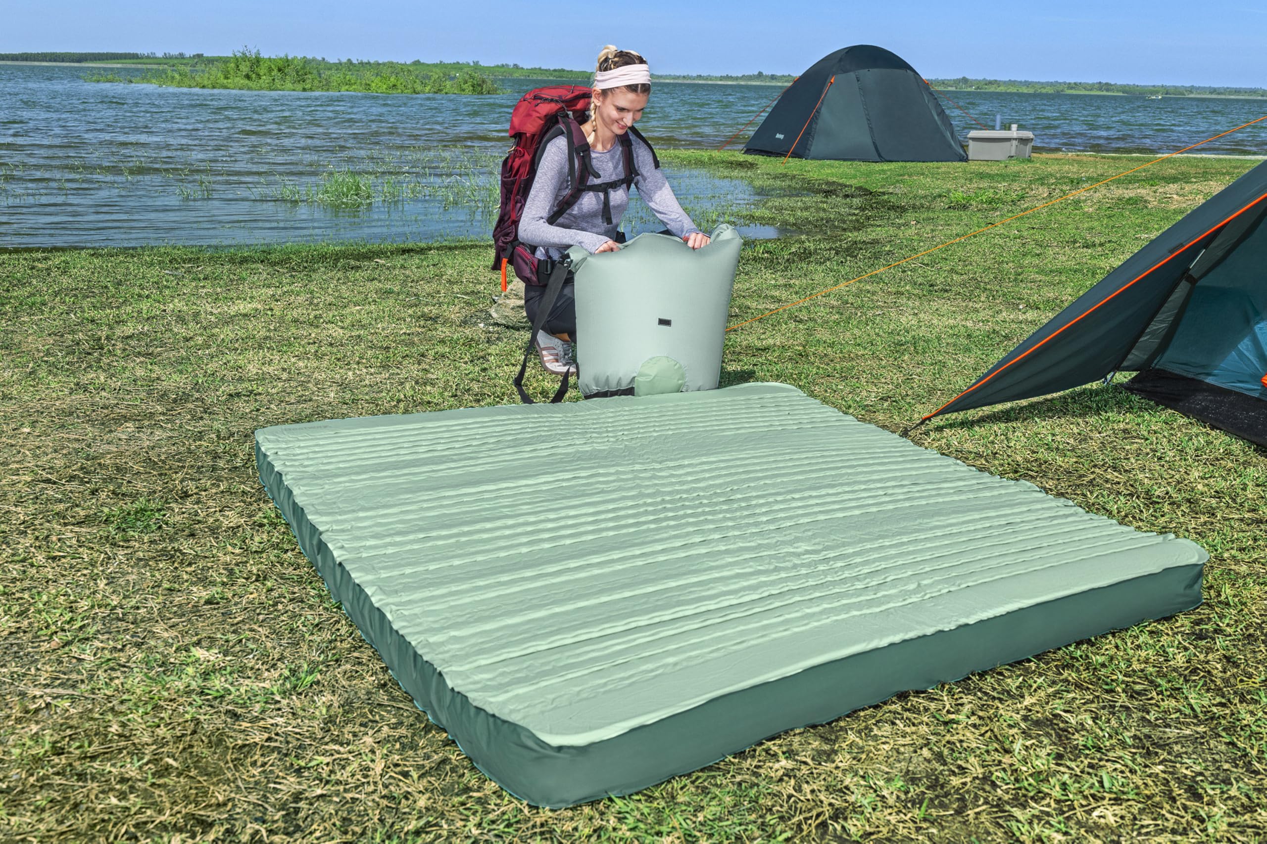 Bestway Selbstaufblasende Doppel-Isomatte ComfortTrek 202,5 x 153 x 11 cm für 2 Personen, Campingmatte mit hohem R-Wert 5,2, Dicke Luftmatratze für Outdoor & Kalte Nächte
