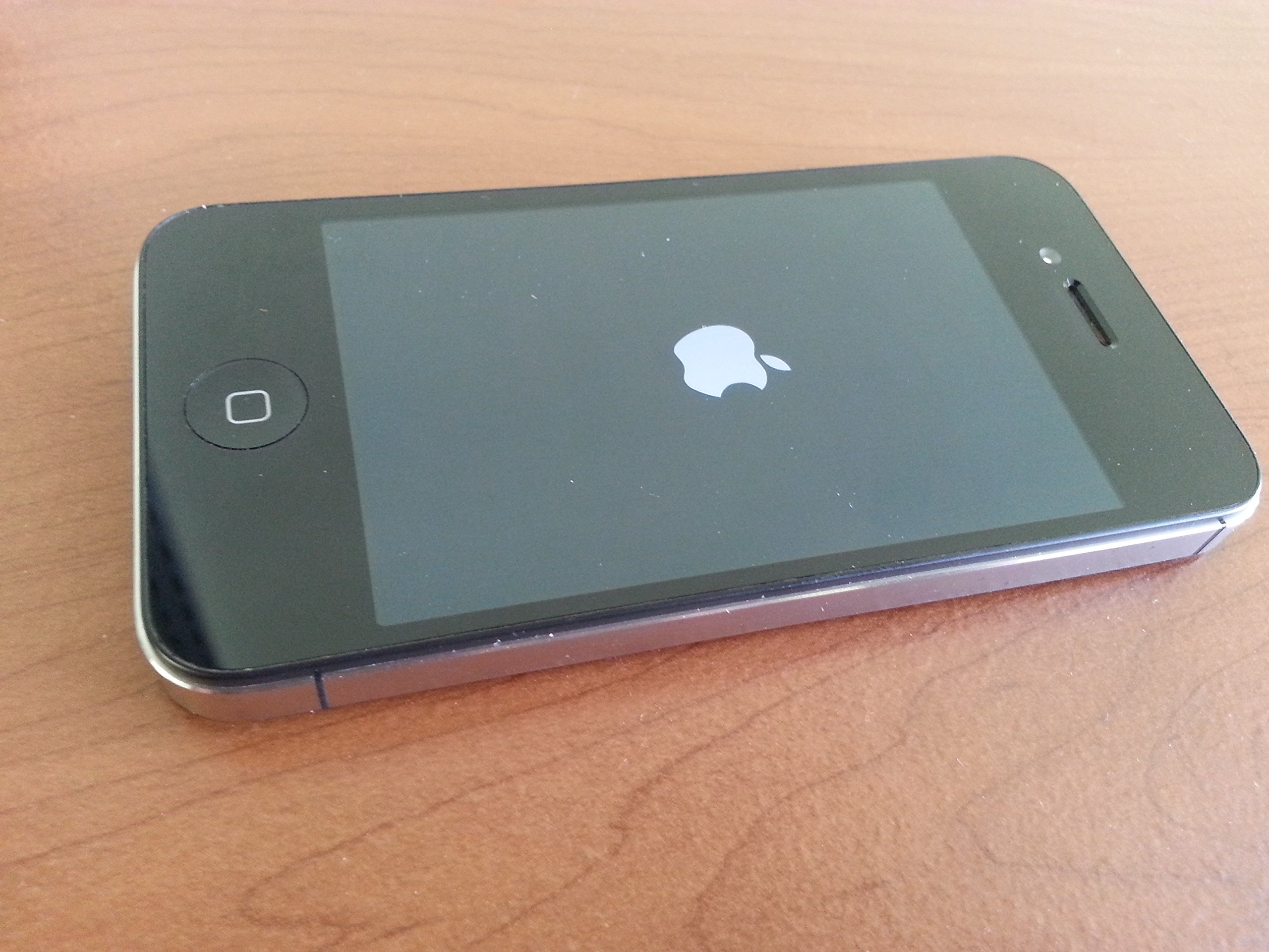 Apple iPhone 4 8GB (Black) - Verizon : Amazon.in: Electronics
