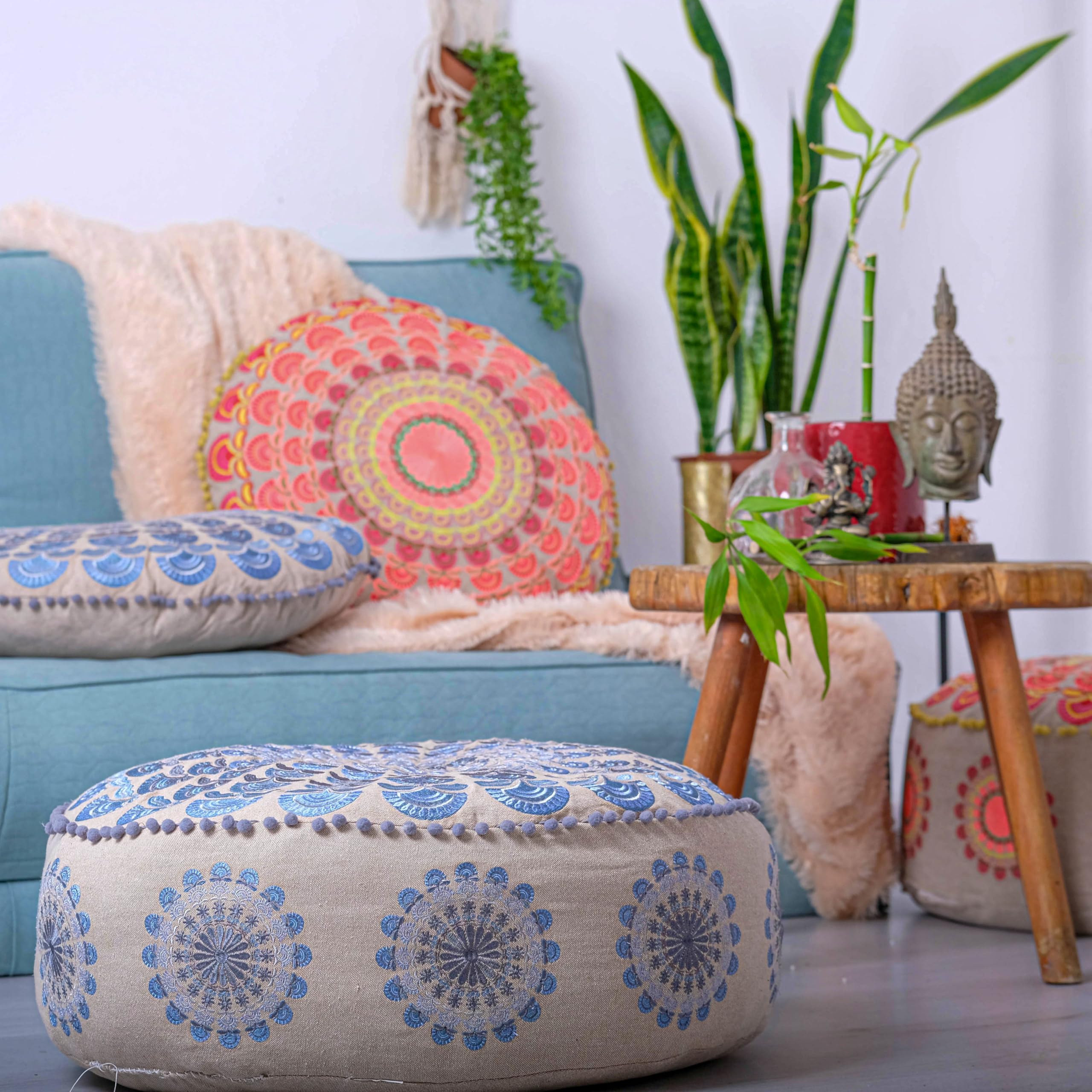 Mandala Life ART Blauer Pouf Rund Mit Ponpon Sitzpouf Groß Dekorist Cozy Groß Bodenkissen Boho Haustierbett Orientalische Sitzecke 100% Baumwolle Ungefüllt 60X20Cm