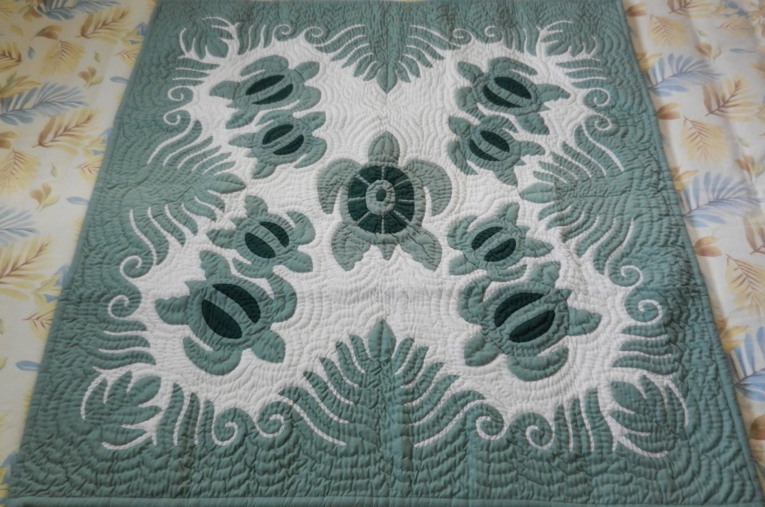 Hawaiian Quilt Lap Blanket/Wall Hanging 100% Hand Quilted/Hand Appliqued 60x60