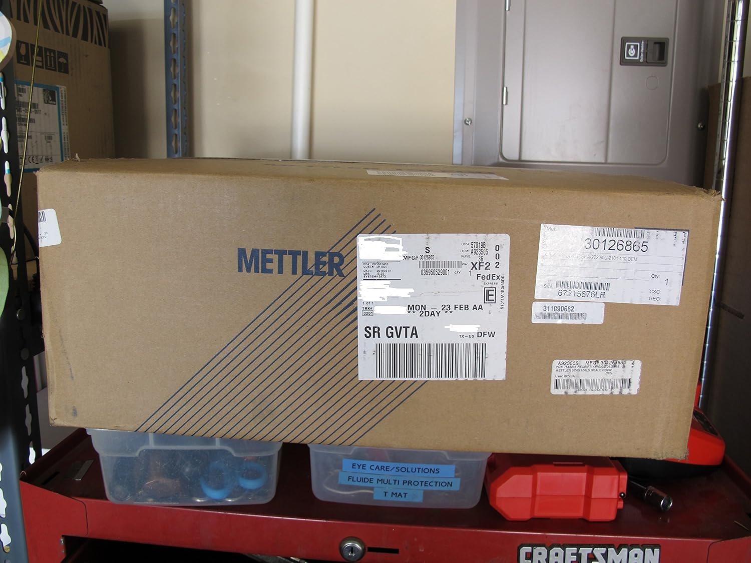 Mettler Toledo BC-60U Bench Scale shipping box, side view with labels.