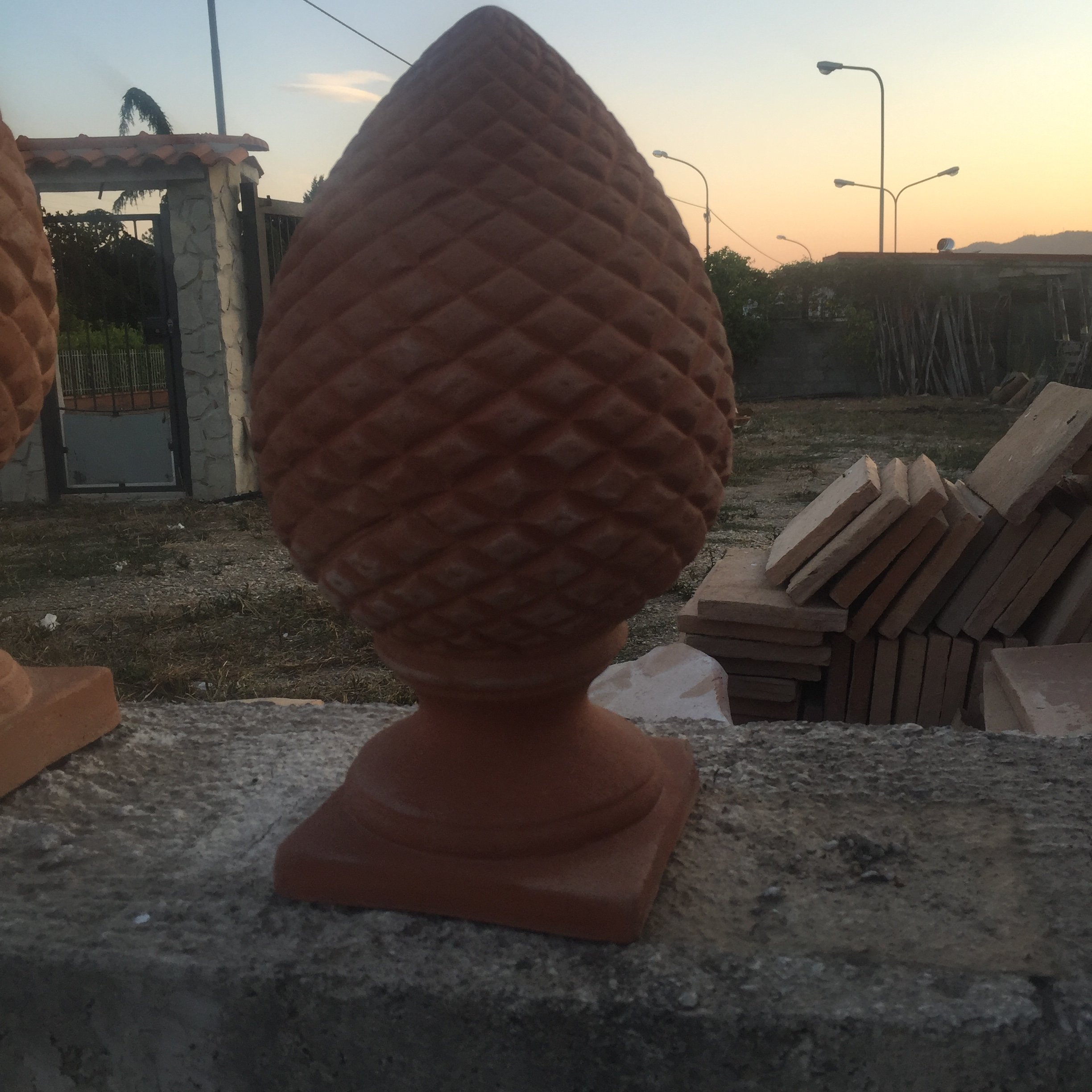 Piña de terracota 25 x 25 x 47 cm