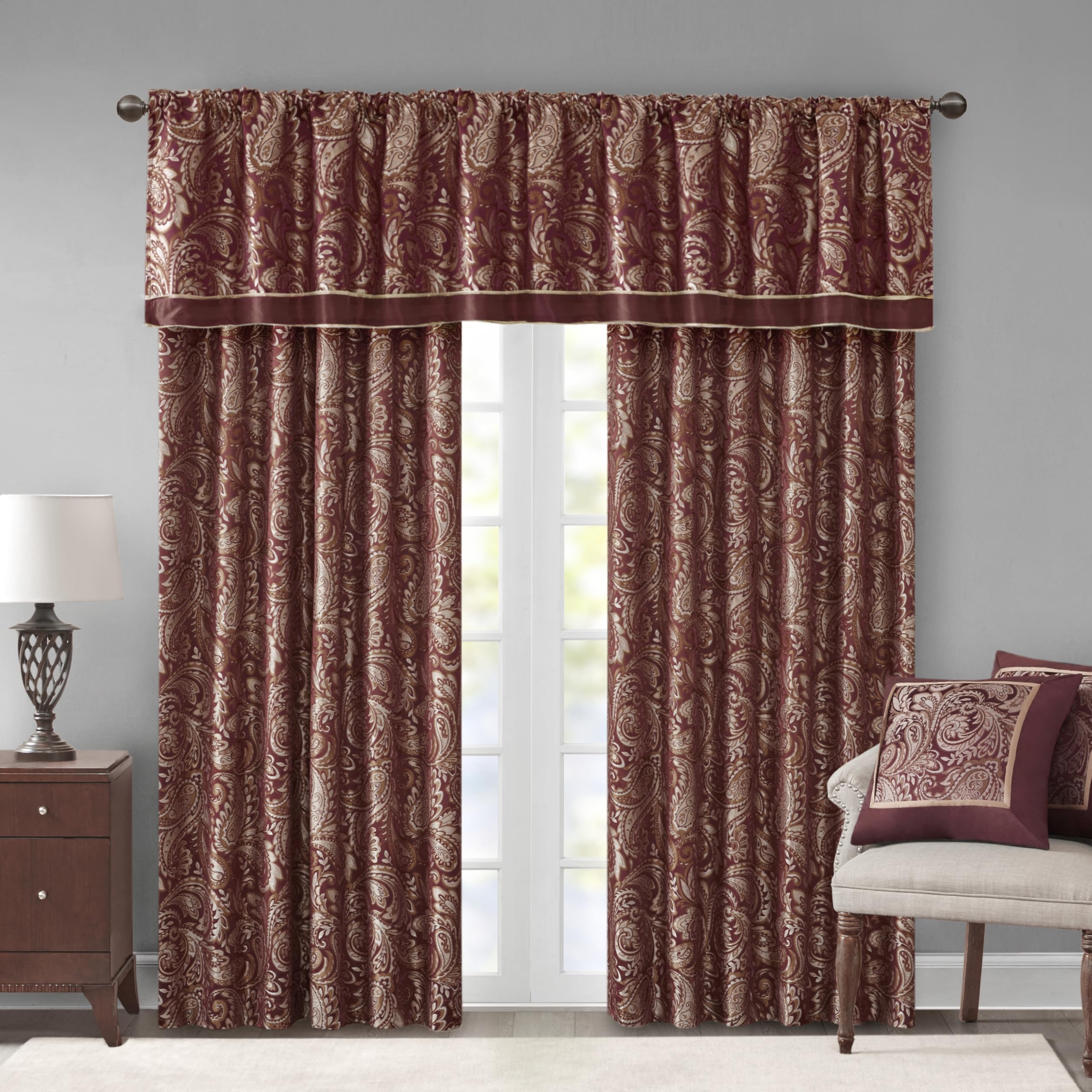 Madison Park Aubrey Rideau Jacquard Imitation Soie Cachemire avec Passe-Tringle pour Salon, Cuisine, Chambre à Coucher et dortoir, 127 x 213,4 cm, Bordeaux