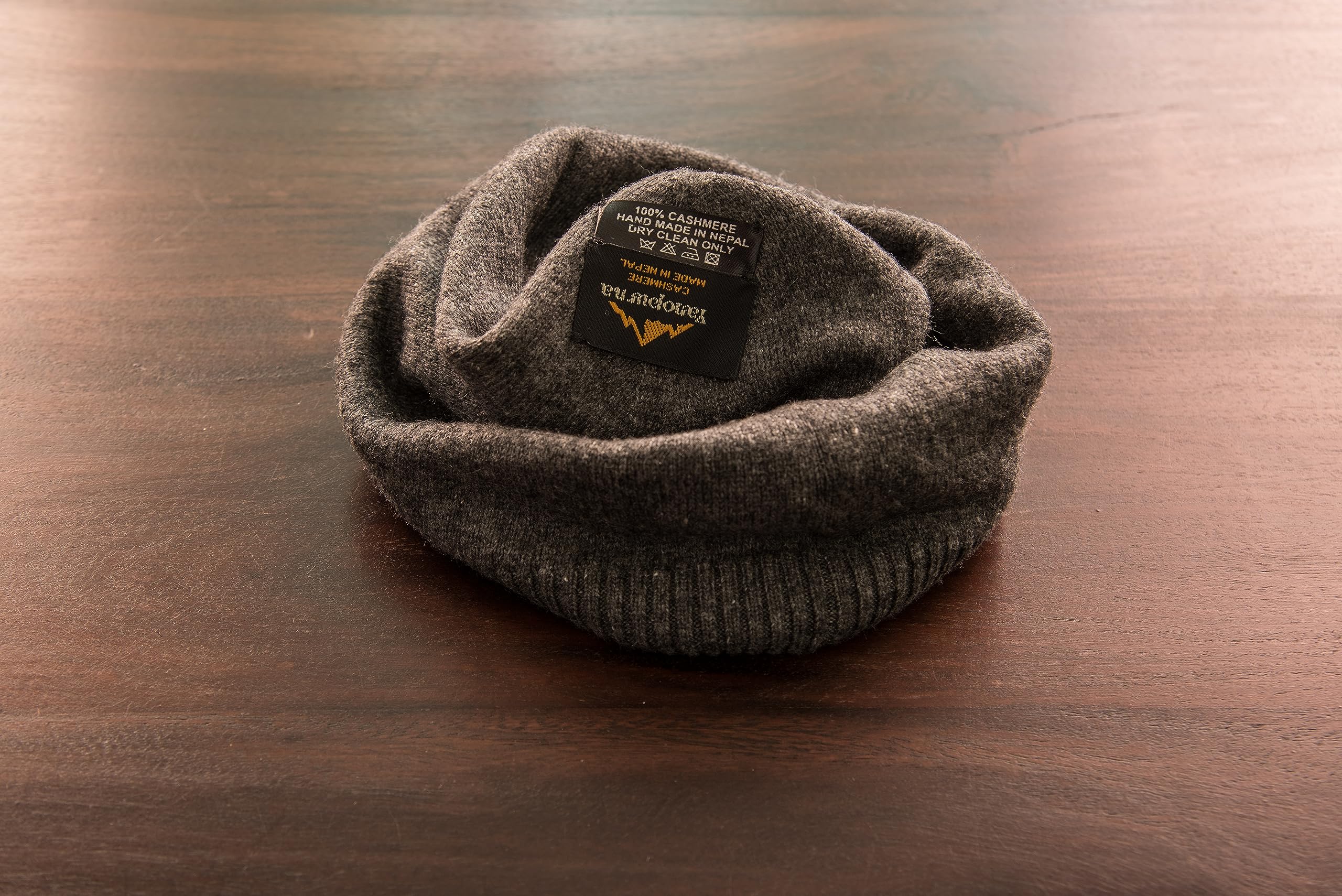 Bonnet en Cachemire – Bonnet tissé Main en Pure Laine Cachemire pour Femmes et Hommes – Bonnet Unisexe, Bonnet d'hiver Doux, fabriqué au Népal