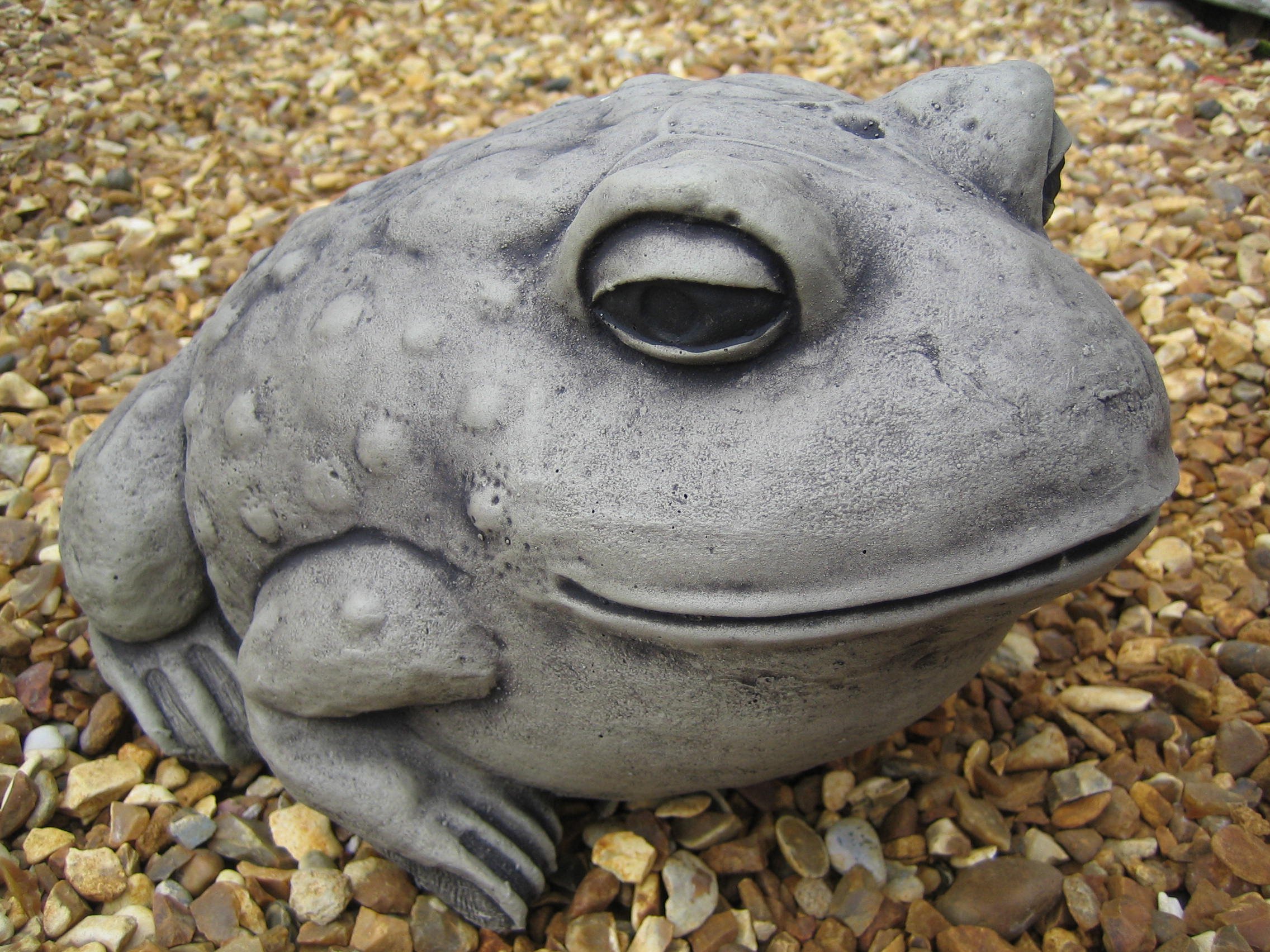 neilsstonecraft Bull Frog stone garden ornament
