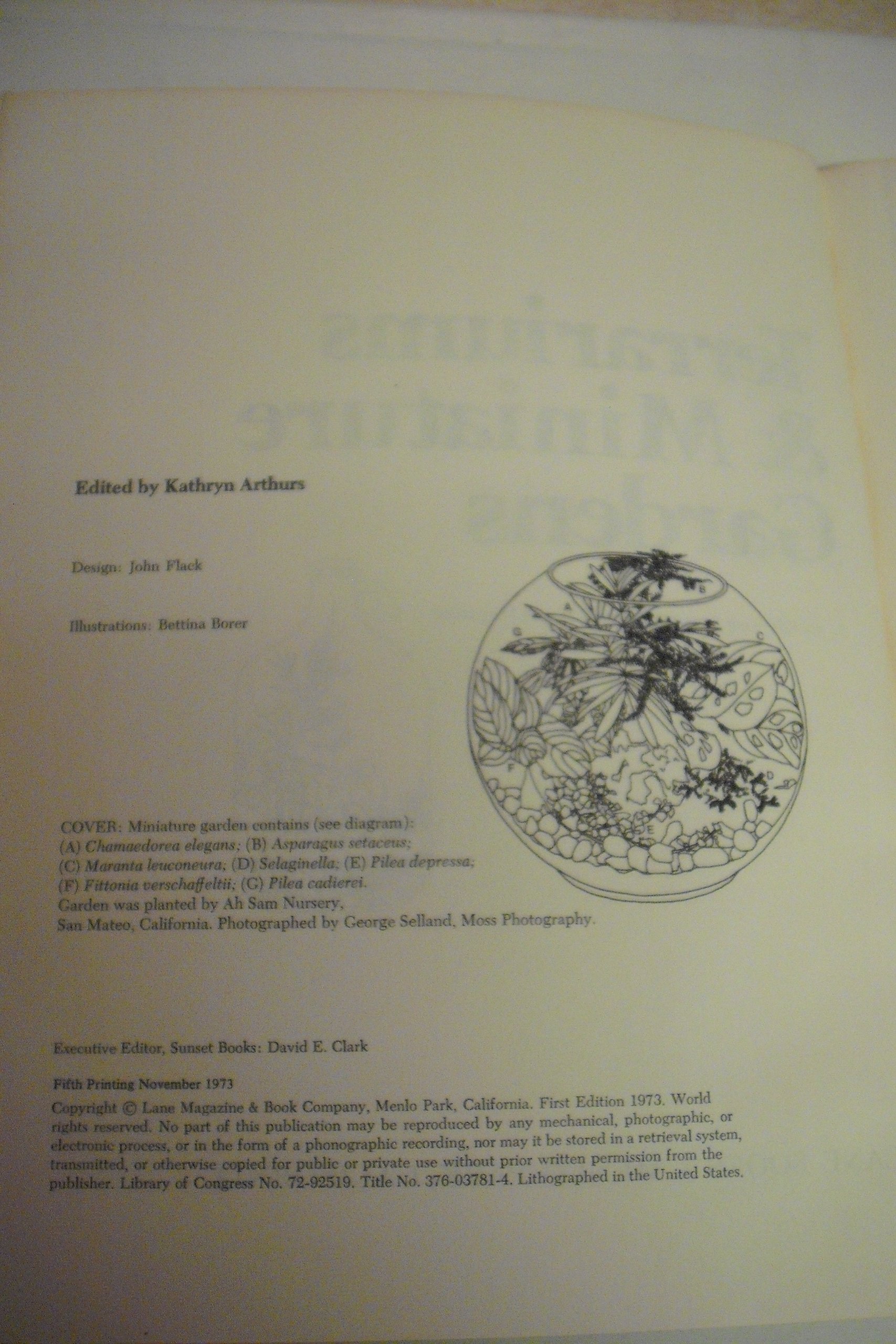 Terrariums and Miniature Gardens (Sunset Gardening Books)