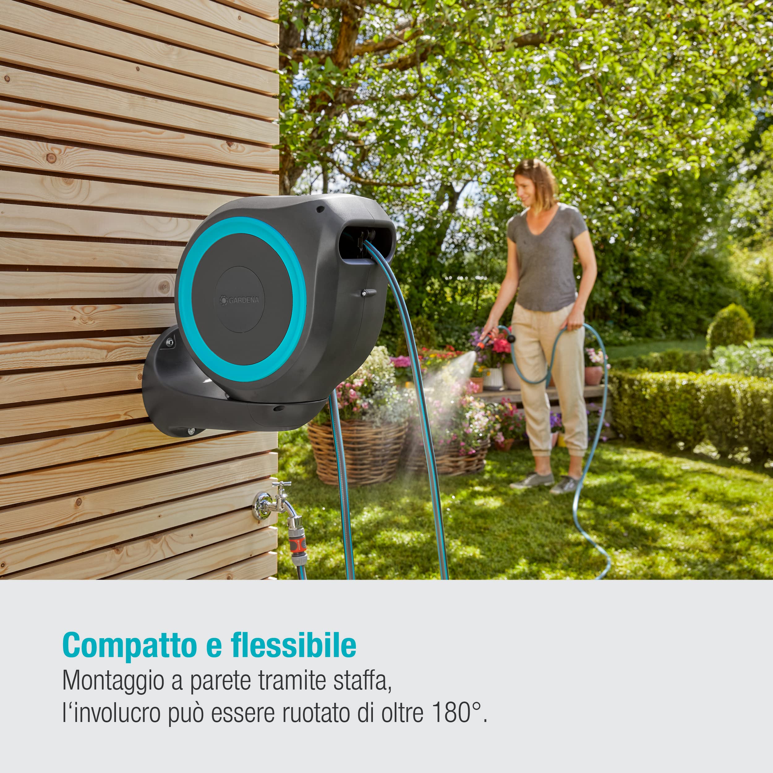 Gardena Avvolgitubo da Parete RollUp S: incluso Tubo da Giardino 15 m con Lancia e Raccordi, Avvolgimento Automatico, Ruotabile di 180 gradi, per Giardini Piccoli e Terrazzi, Azzurro (18600-20)