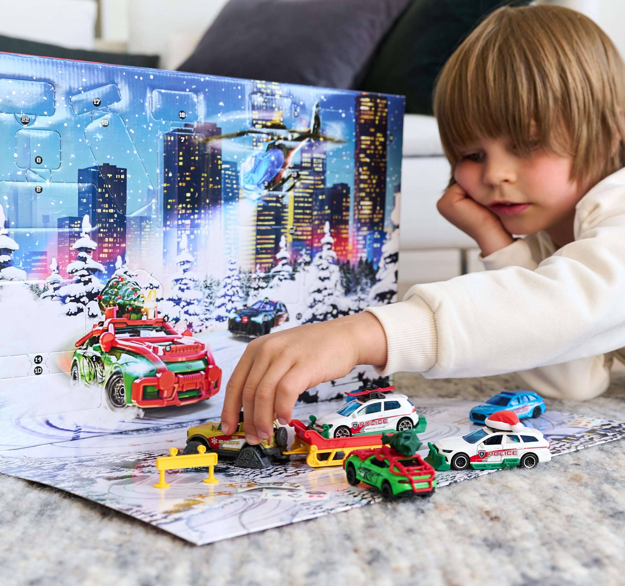 Majorette, Calendario de Adviento, Set de 8 Coches, Metal, 7,5 cm, Piezas de Taller, Accesorios Tuning, Pegatinas, Diorama Incluido, Caja Decorada, Ideal para Regalar, 3 años (8504107000)