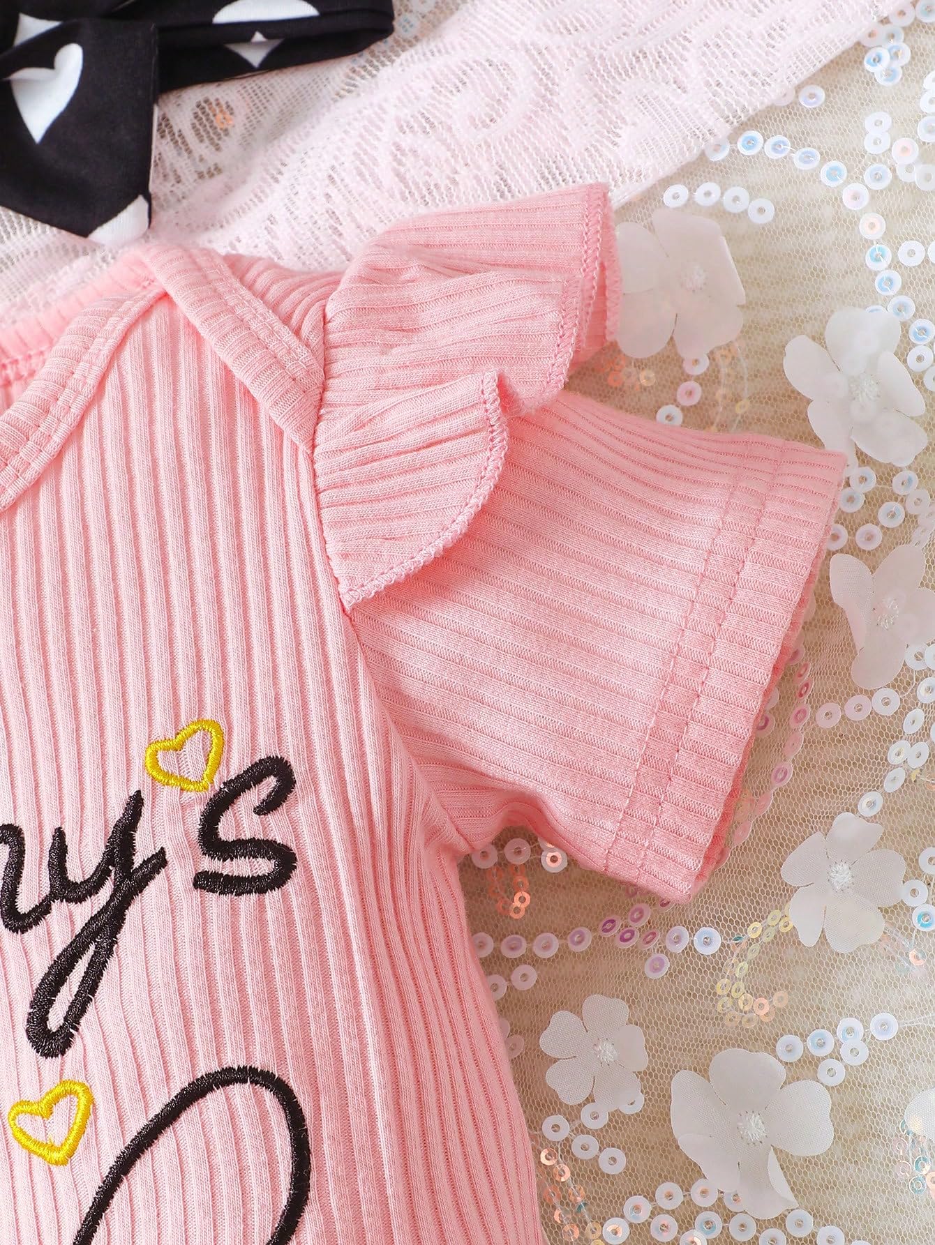 Conjunto de 3 piezas para bebé niña con mangas acanaladas con volantes, pantalones cortos y diadema con lazo — view 4