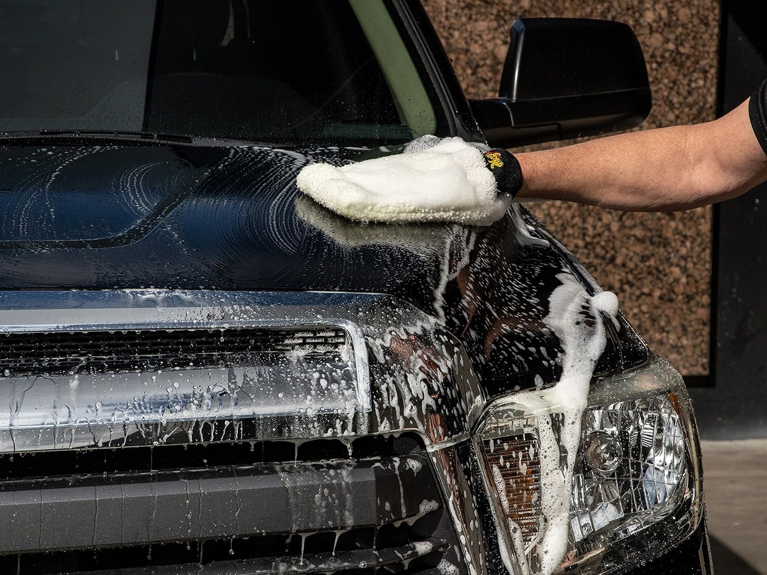 Meguiar's Car Wash Bundle - 1 Gallon Ultimate Wash & Wax, Car Wash Soap with Additional Wax Protection and Microfiber Mitt, Premium Car Wash Mitt - The Perfect Car Wash Kit