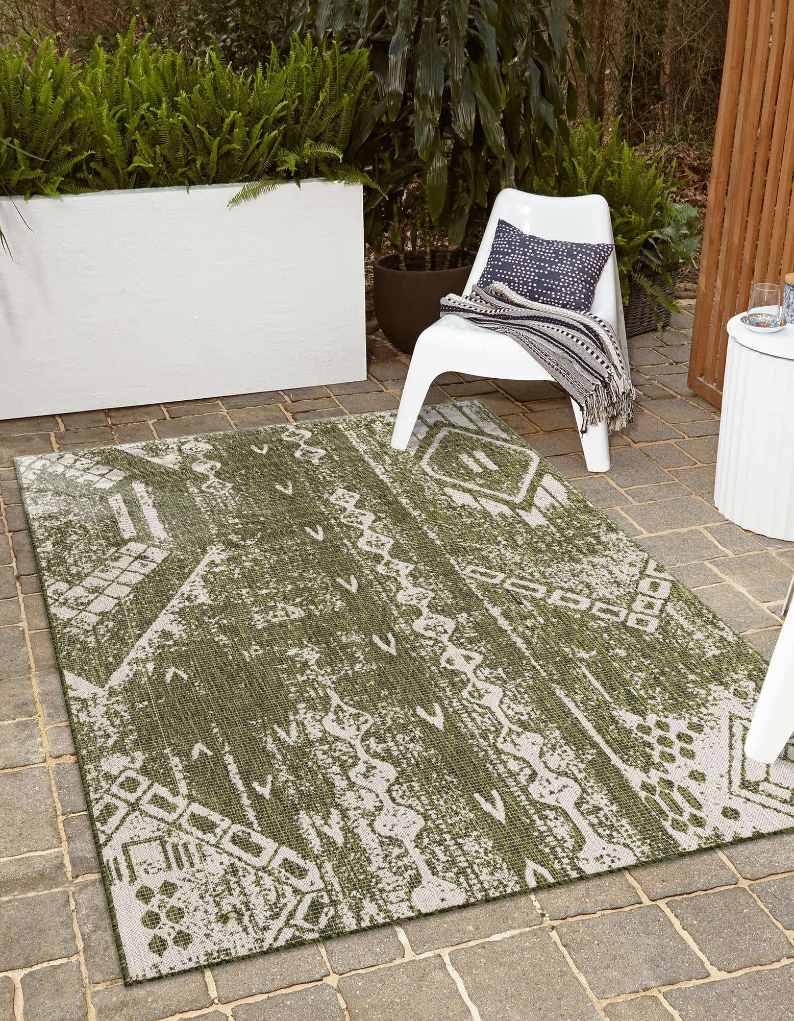 Unique Loom Outdoor Bohemian Collection Area Rug - Anthro (7' 1" x 10' Rectangle, Green/ Ivory)
