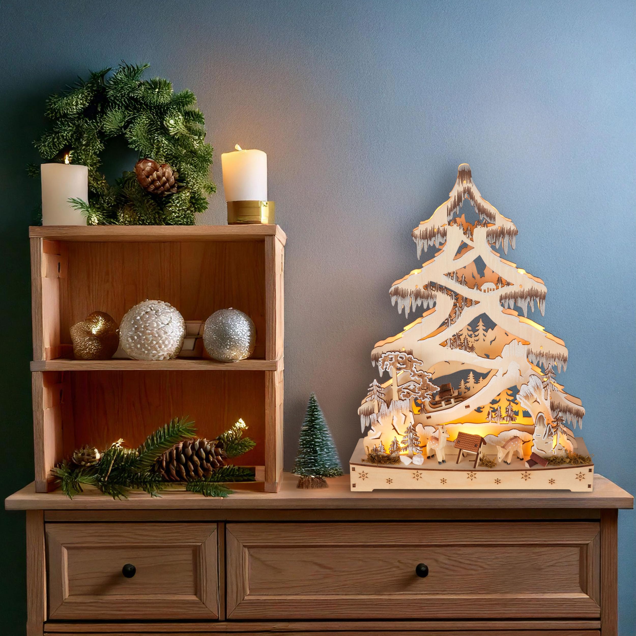 BRUBAKER 3D Lichterbogen - LED Schwibbogen - Tannenbaum Wald - Weihnachtsbeleuchtung aus Holz Natur - 34 x 28 x 9 cm - Handbemalte Figuren - Weihnachtsdeko für Tisch & Fenster