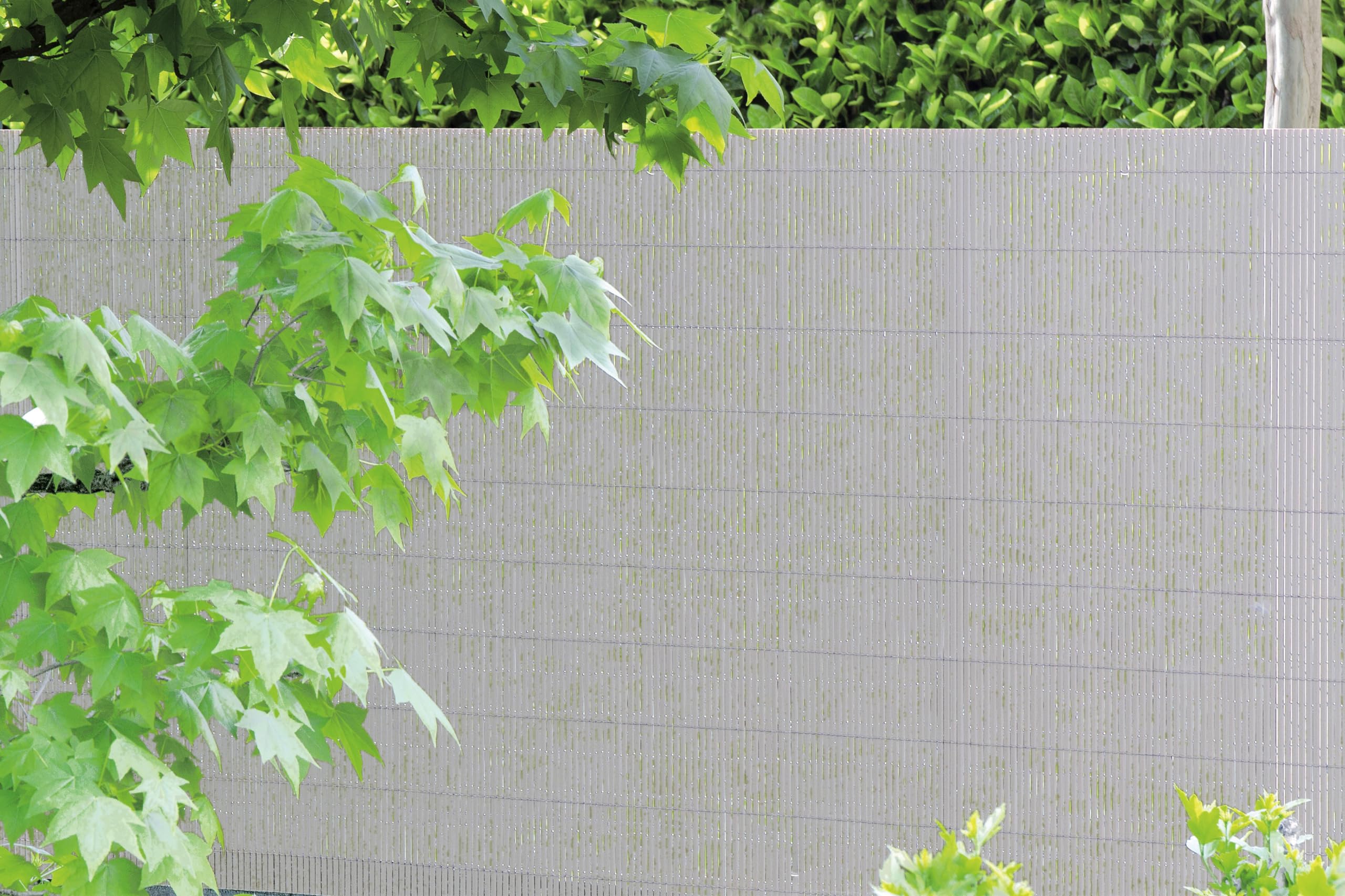 Canniccio sintetico effetto bambù bianco schermante UV design moderno per balconi e giardino Rotolo 5 m, varie altezze – FENCESHOP - H. 100 cm