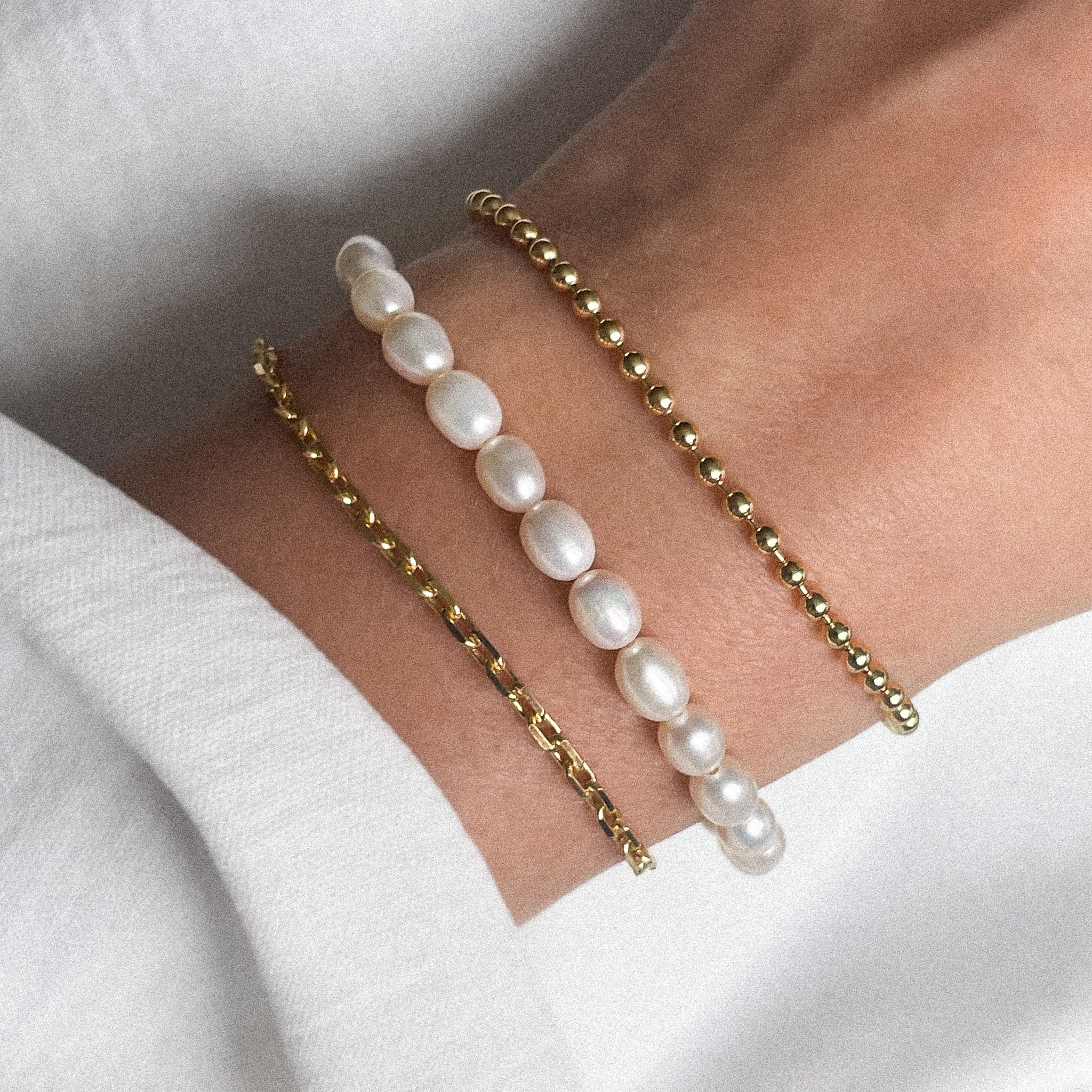 Mary & Jules Perlenarmband Damen Gold mit echten Süßwasserperlen und 925 Sterling Silber - aus recyceltem Silber, vergoldet, Perlenarmband Gold Damen für Frauen & Mädchen