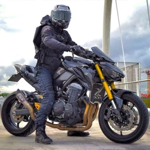 Wheelie Challenge: Pro Dirt Bike Rider Race in Traffic