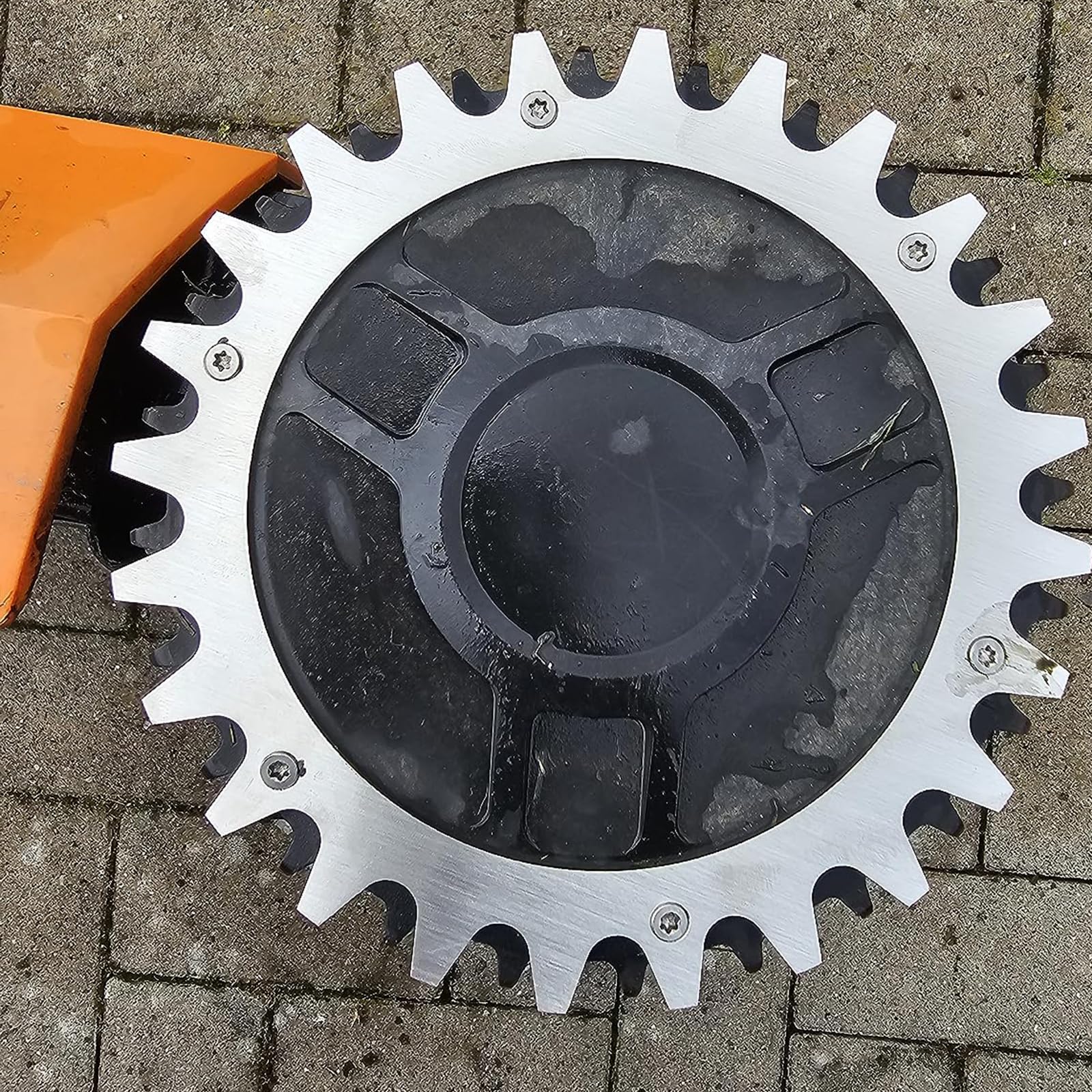 2X Crampons en Acier Inoxydable de qualité supérieure pour modèle Worx Landroid L &Vision Pointes pour Tondeuse à Gazon Améliorateur de Traction,Taille de Roue 225 mm