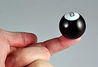 Vista 3 de Worlds Smallest Magic 8 Ball - Versión Miniatura del Juguetito Clásico de Adivinación. Totalmente Jugable y Preciso al Original - Incluye 10