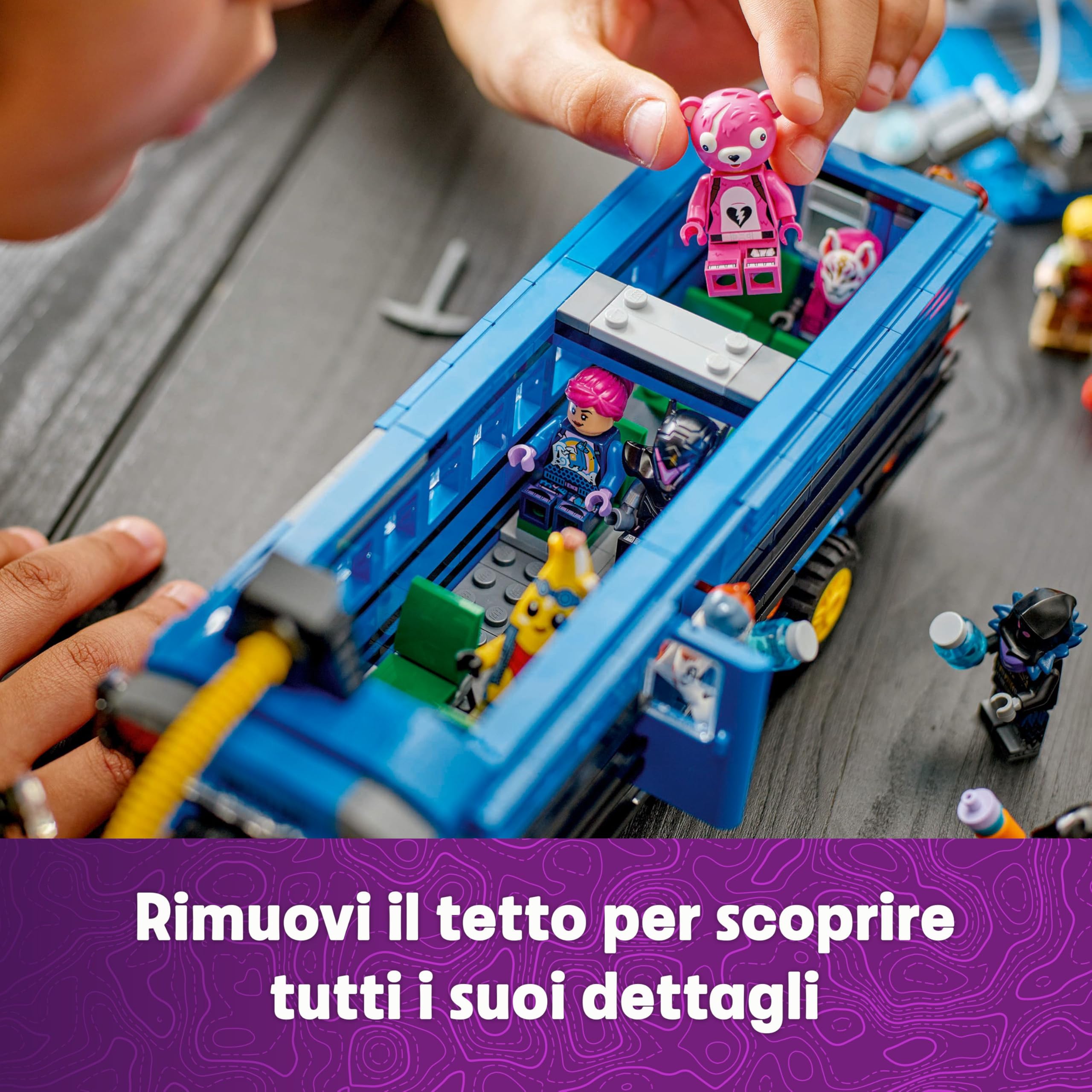 LEGO Fortnite Bus della Battaglia Giocattolo - Veicolo da Gioco e da Esposizione dal Videogioco con 9 Minifigure e Accessori - Regalo per Gamer, Bambini, Bambine e Fan Adolescenti da 10 Anni - 77073