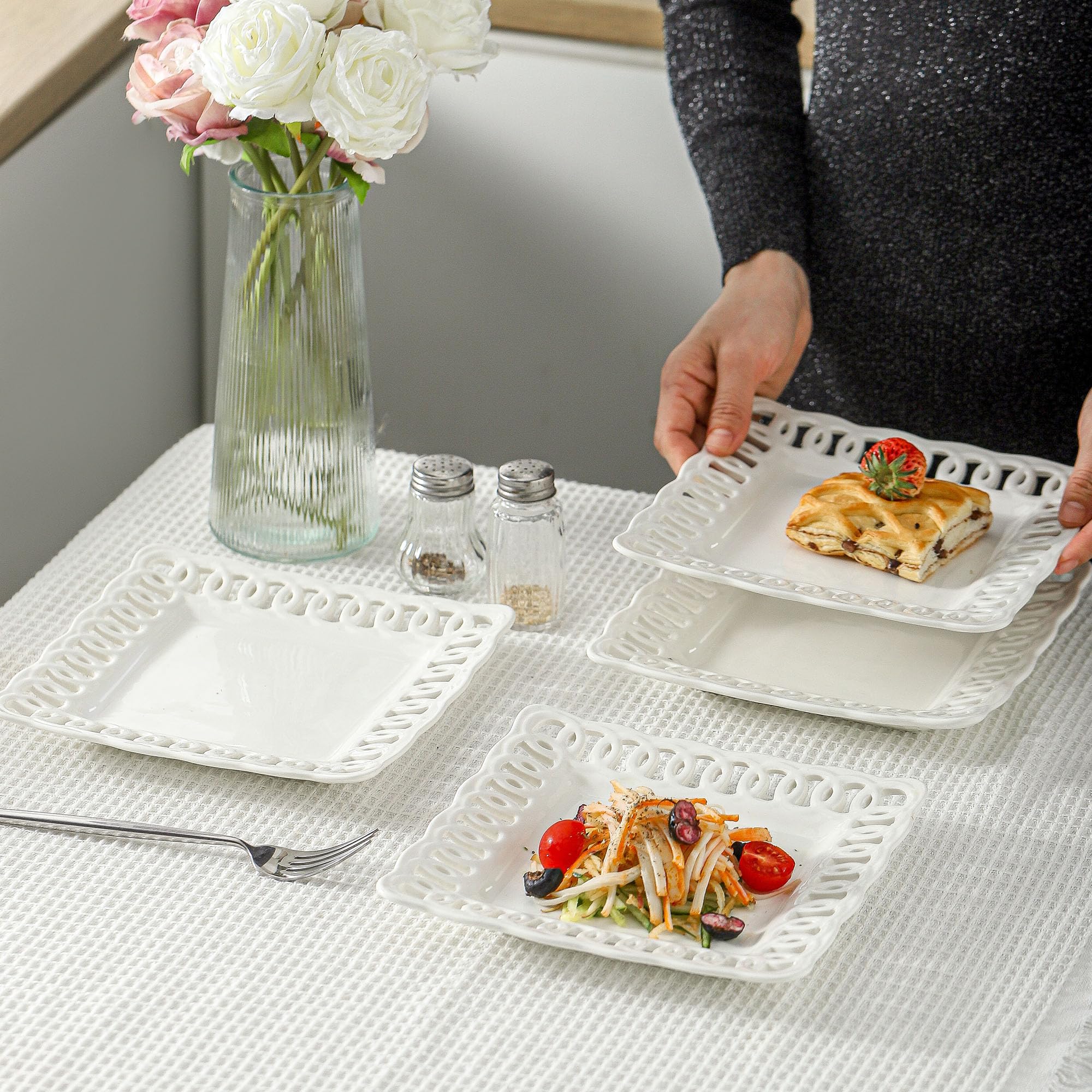 Set di 4 piatti piani quadrati in ceramica, 28 cm, per bistecche, pasta, insalata, snack, pizza, antipasto, piatti in porcellana con bordo in pizzo, regalo per feste, matrimoni, compleanni, Natale