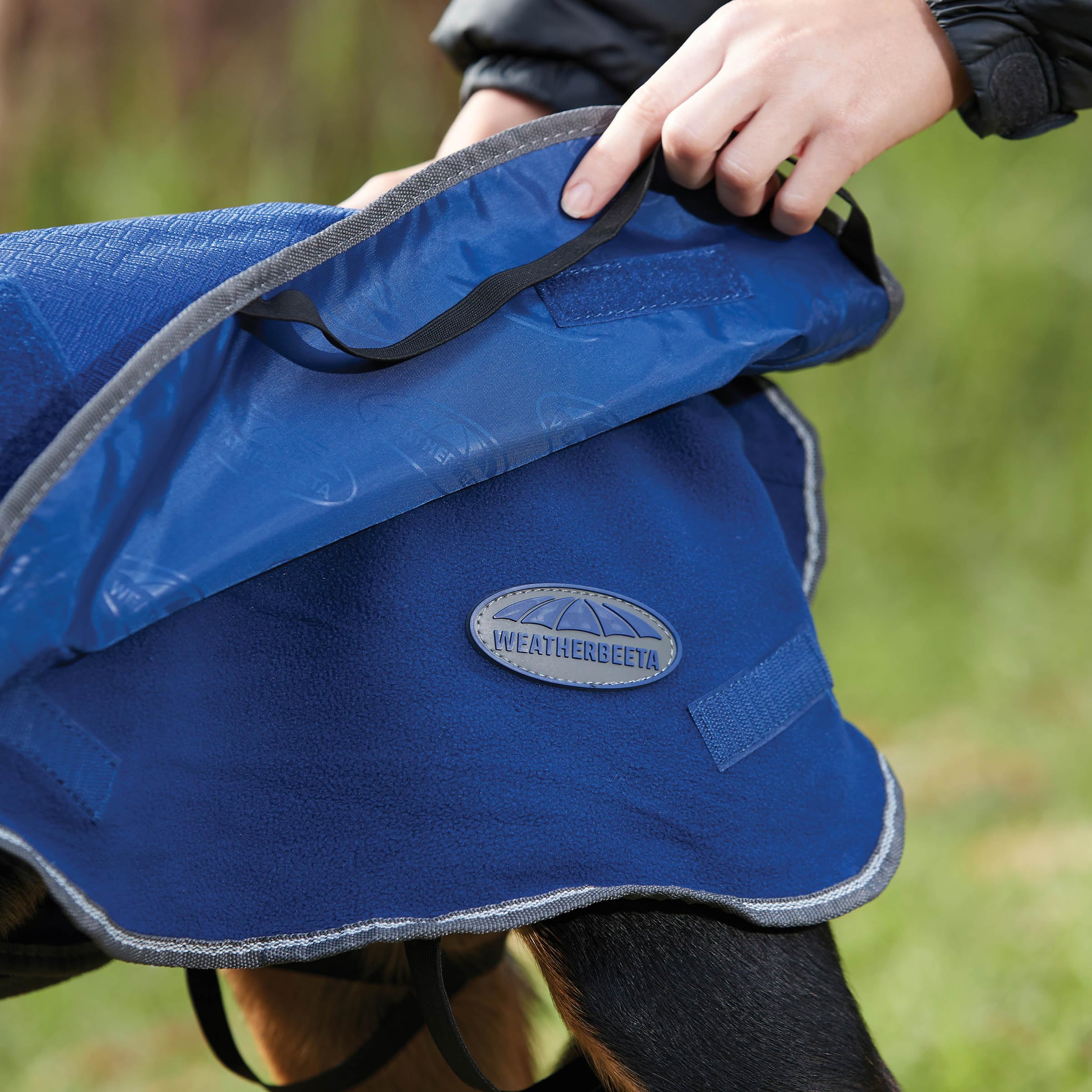 Weatherbeeta Hundemantel Comfitec Premier - Wasserfest, Atmungsaktiv, Mit Fleece-Futter, Dunkelblau/grau/weiß