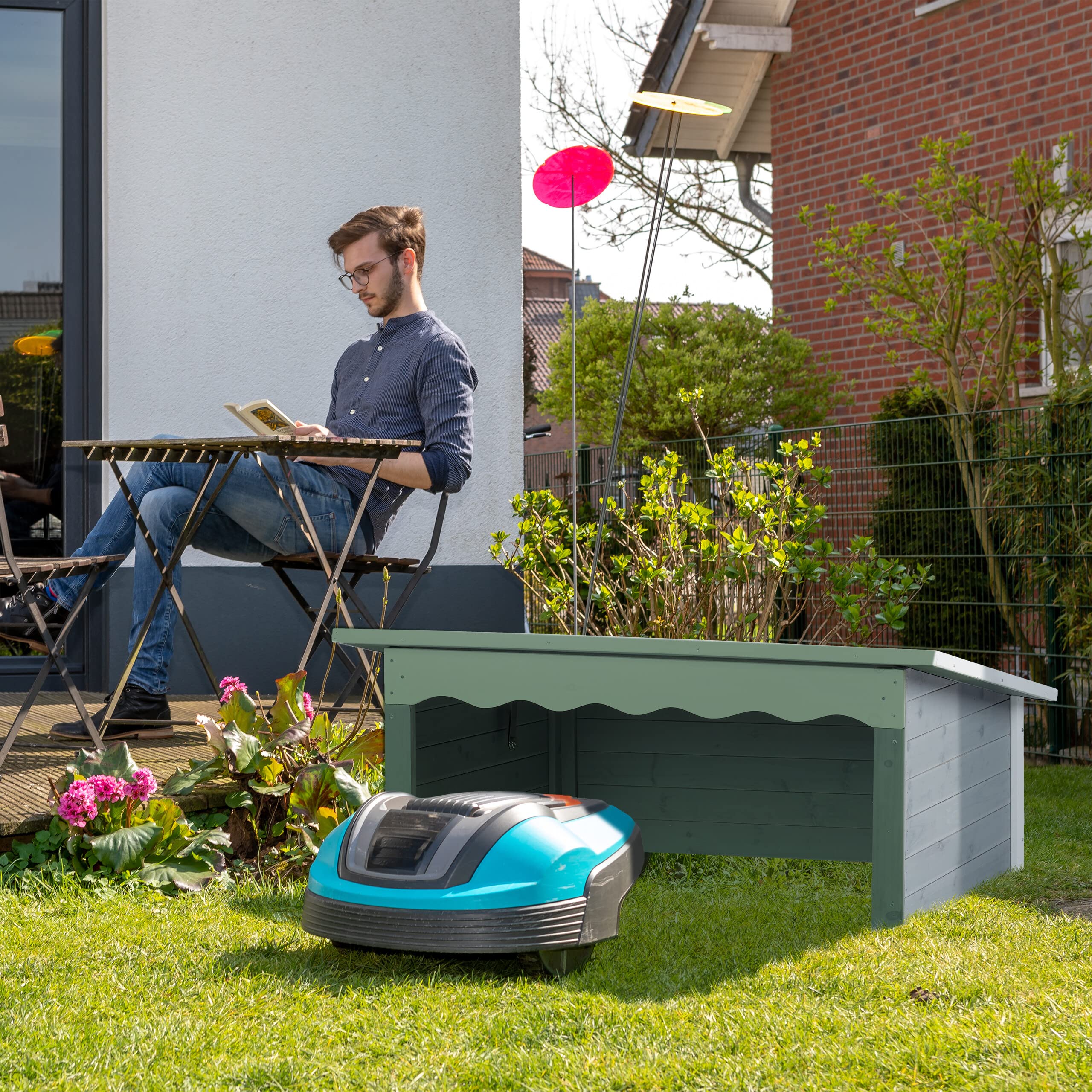Relaxdays Garaje para Robot Cortacésped Madera, Techo Impermeable, Abatible, 46 x 108 x 82 cm, Caseta Protectora, Gris