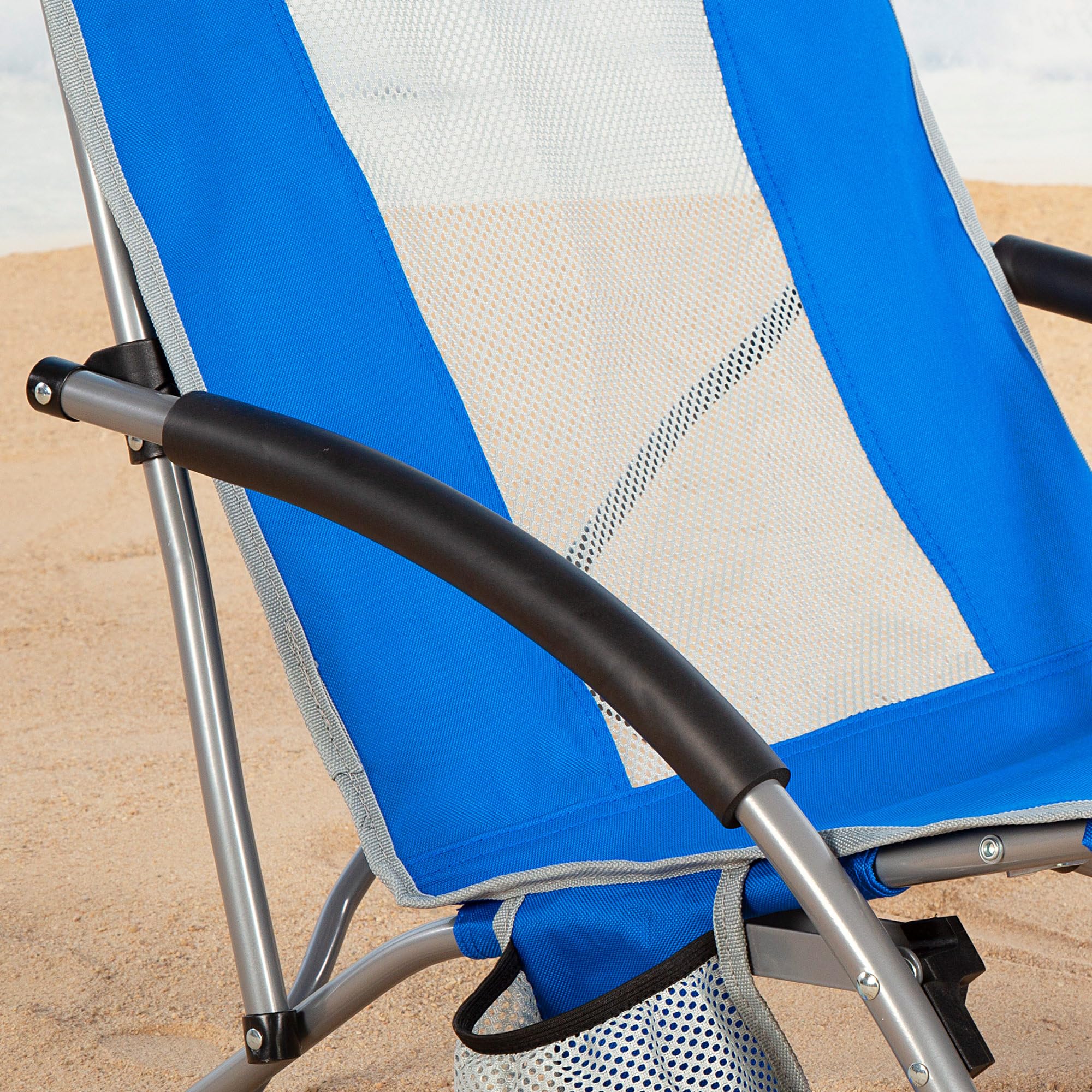 AKTIVE Sedia da spiaggia pieghevole, Tessuto in poliestere e struttura in acciaio, Blu, Dimensioni 50x51x67 cm, Max. 110 kg, Schienale traspirante, Include copertura e portabicchieri (62636)