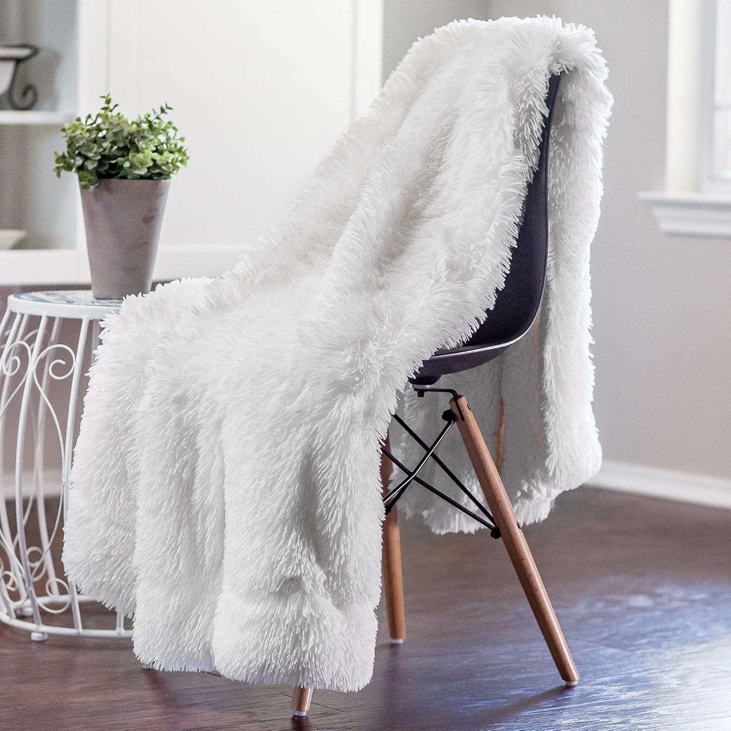 Chanasya Premium Thank You Gift Blanket Set - Soft & Plush Minky Throw Blanket with Thank You Card - 50" x 65" - Long Faux Fur Wolf White