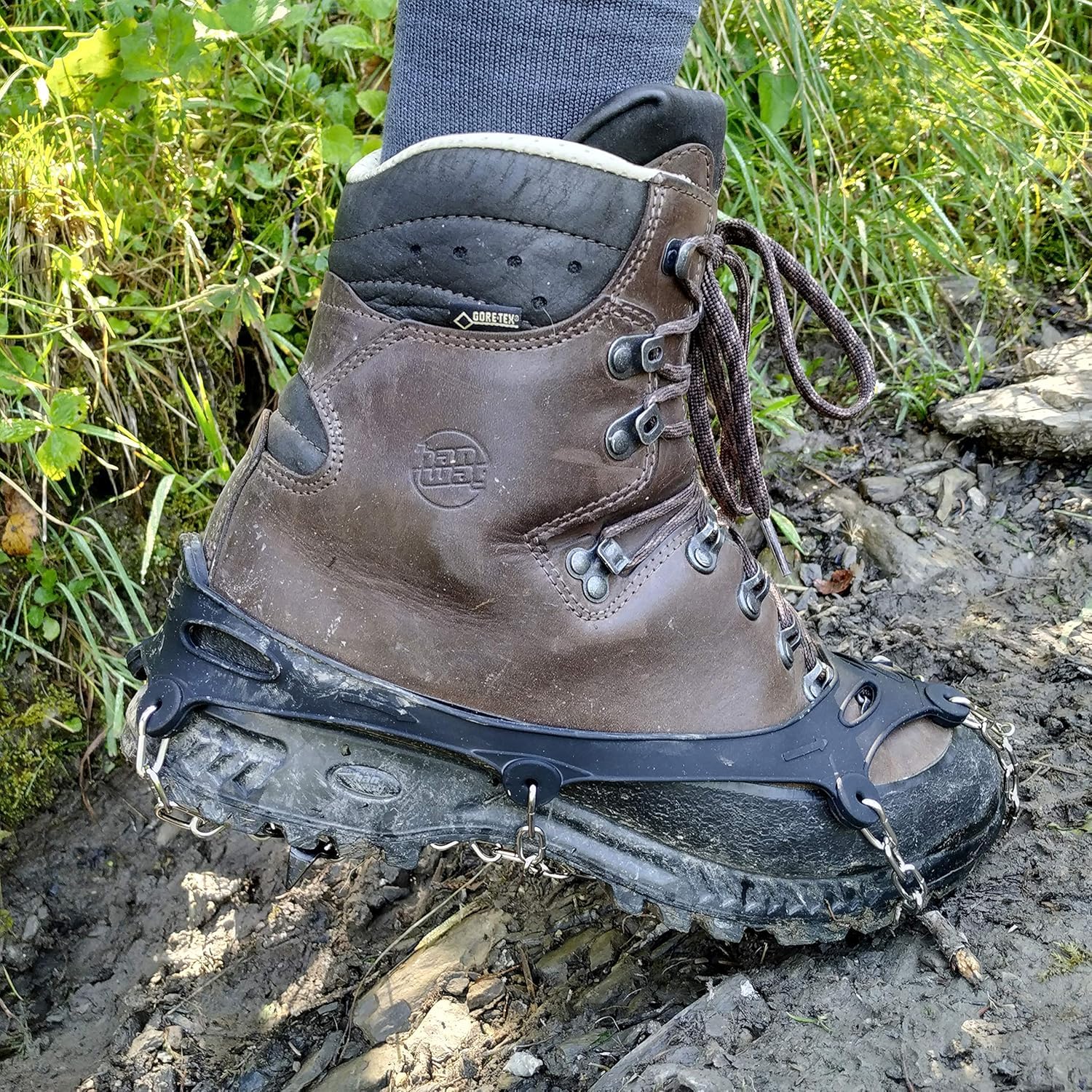 Crampons Neige et Glace pour Chaussures avec Griffes en Acier. Idéal pour Sports de Plein air, randonnées et promenades en Hiver