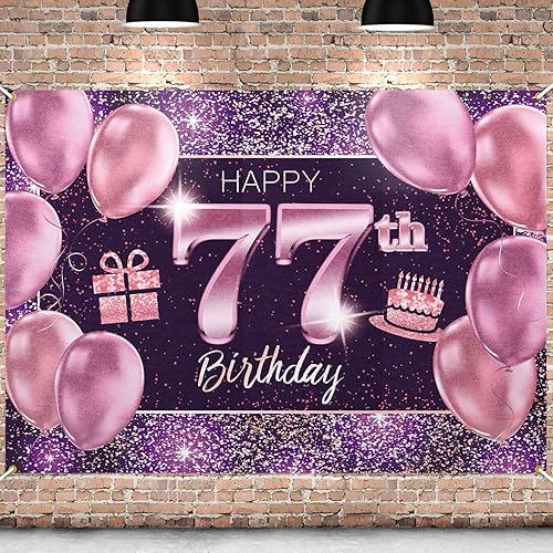 pancarta grande rosa con texto en inglés “Happy Birthday”