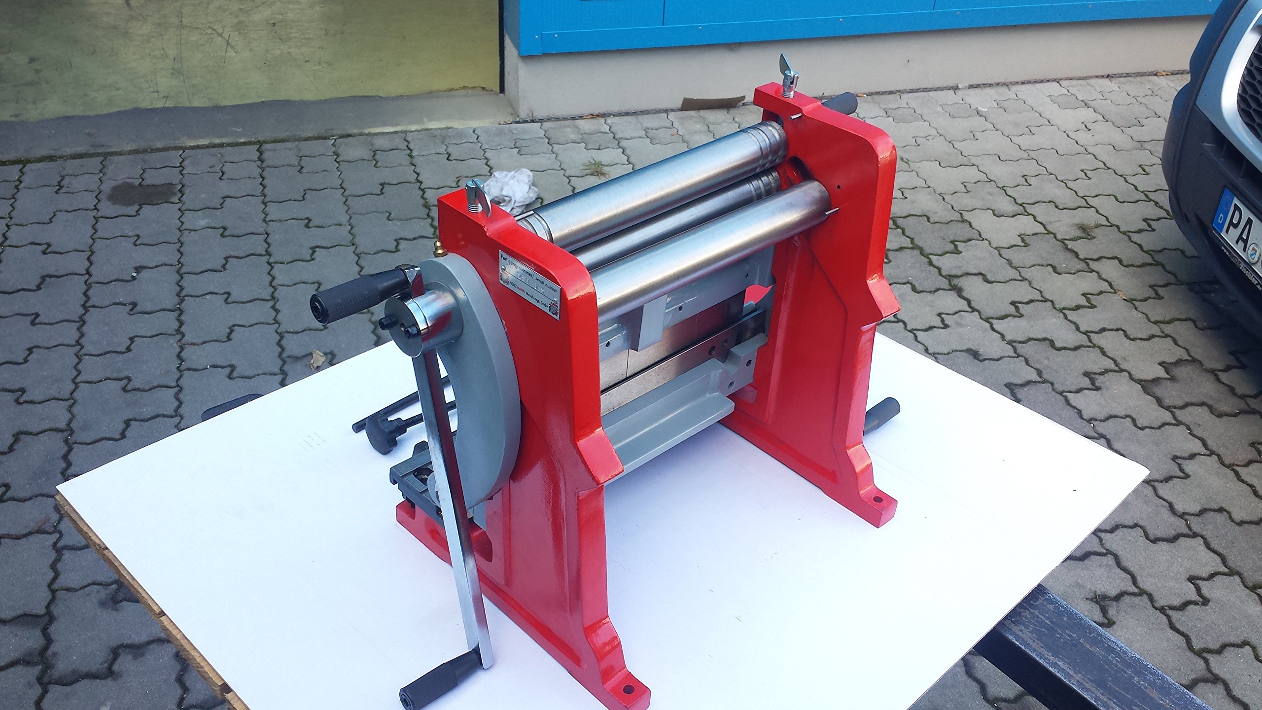 Holzmann Máquina de trabajo universal de chapa UBM 305.