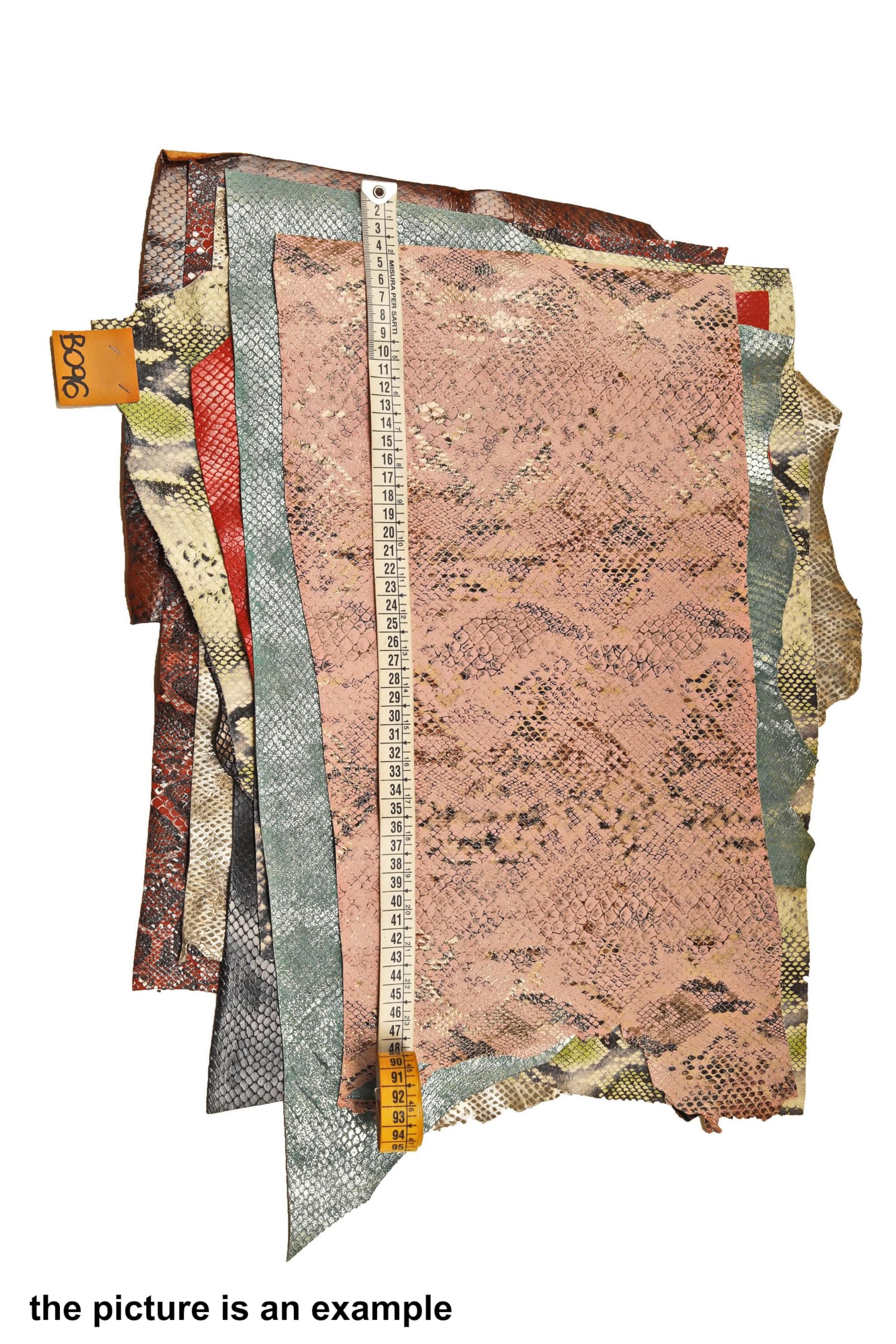 LA GARZARARA – Chutes de Cuir avec Impressions Python et Finitions Douces – Min 25x20 cm, Max 40x40 cm – 0,500 kg – Sélection Aléatoire pour Artisanat, Couture et Créations Fait-Main – B-096