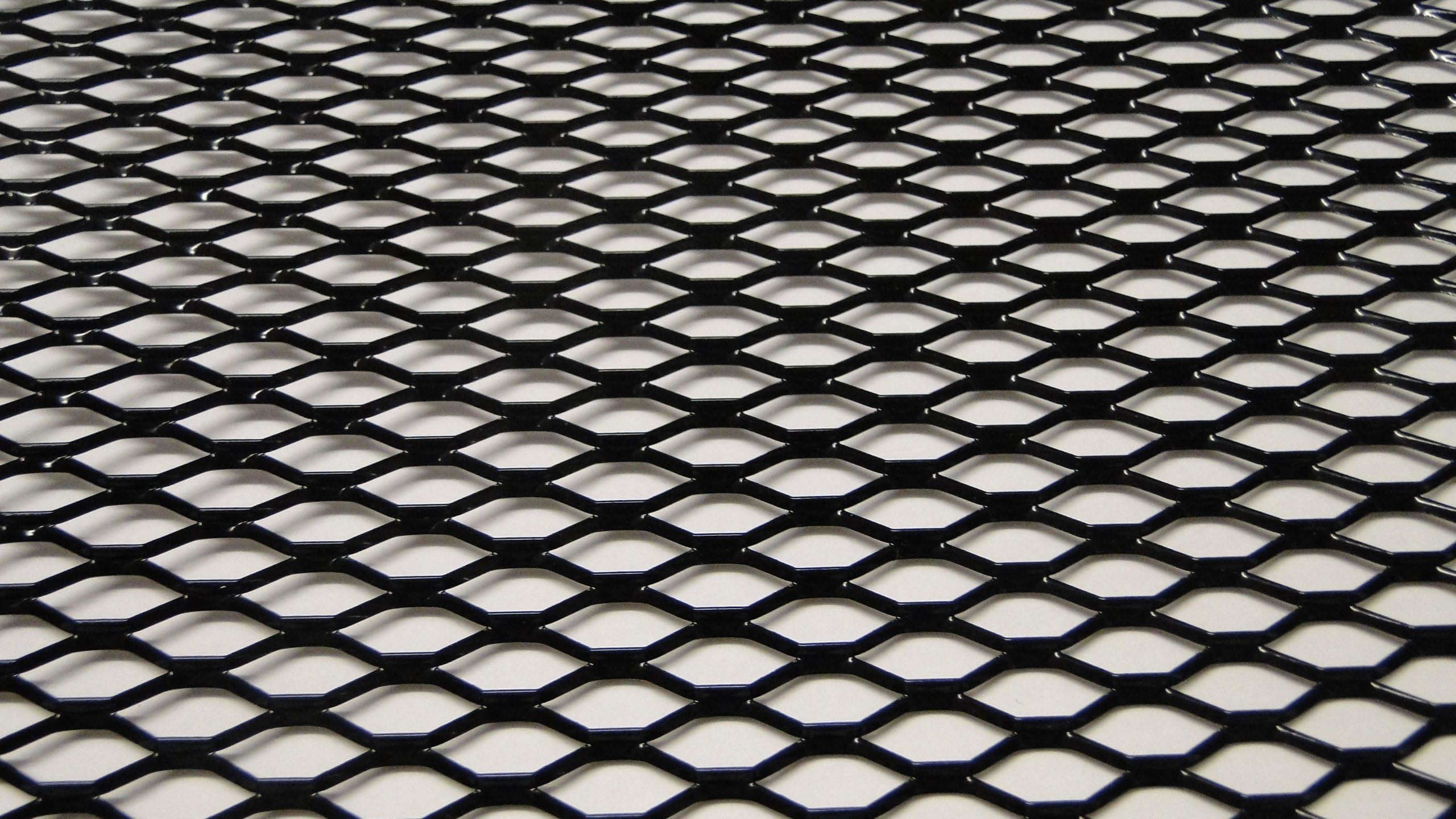Race mesh, aluminium, 100 x 33 cm, black