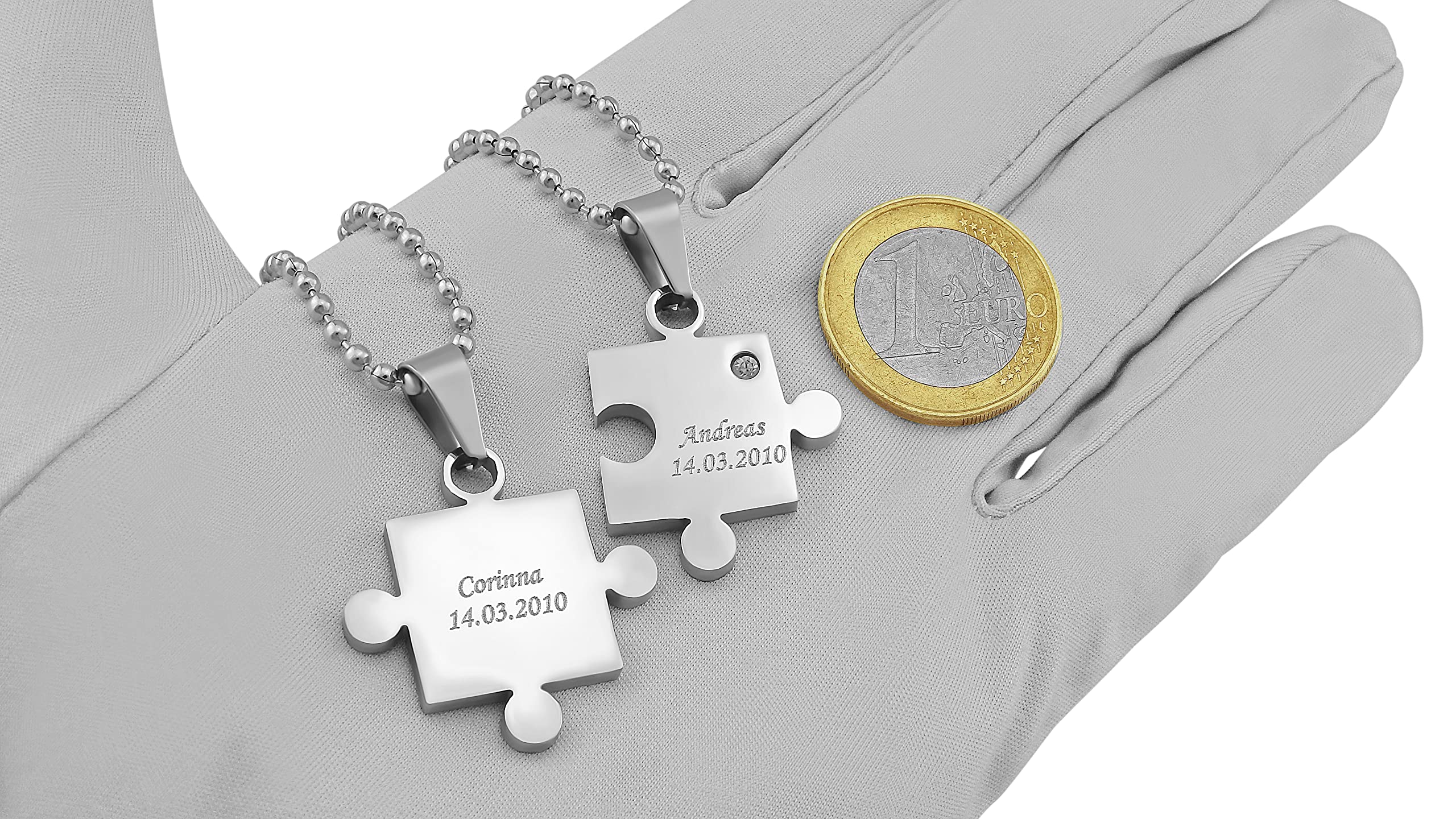 2 Stück Personalisierte Kette mit Gravur Edelstahl 60 cm mit Anhänger Herz Puzzle in silber - Personalisierte Geschenke für Damen Herren Freundin Freund - Partner Halskette für Sie und Ihn