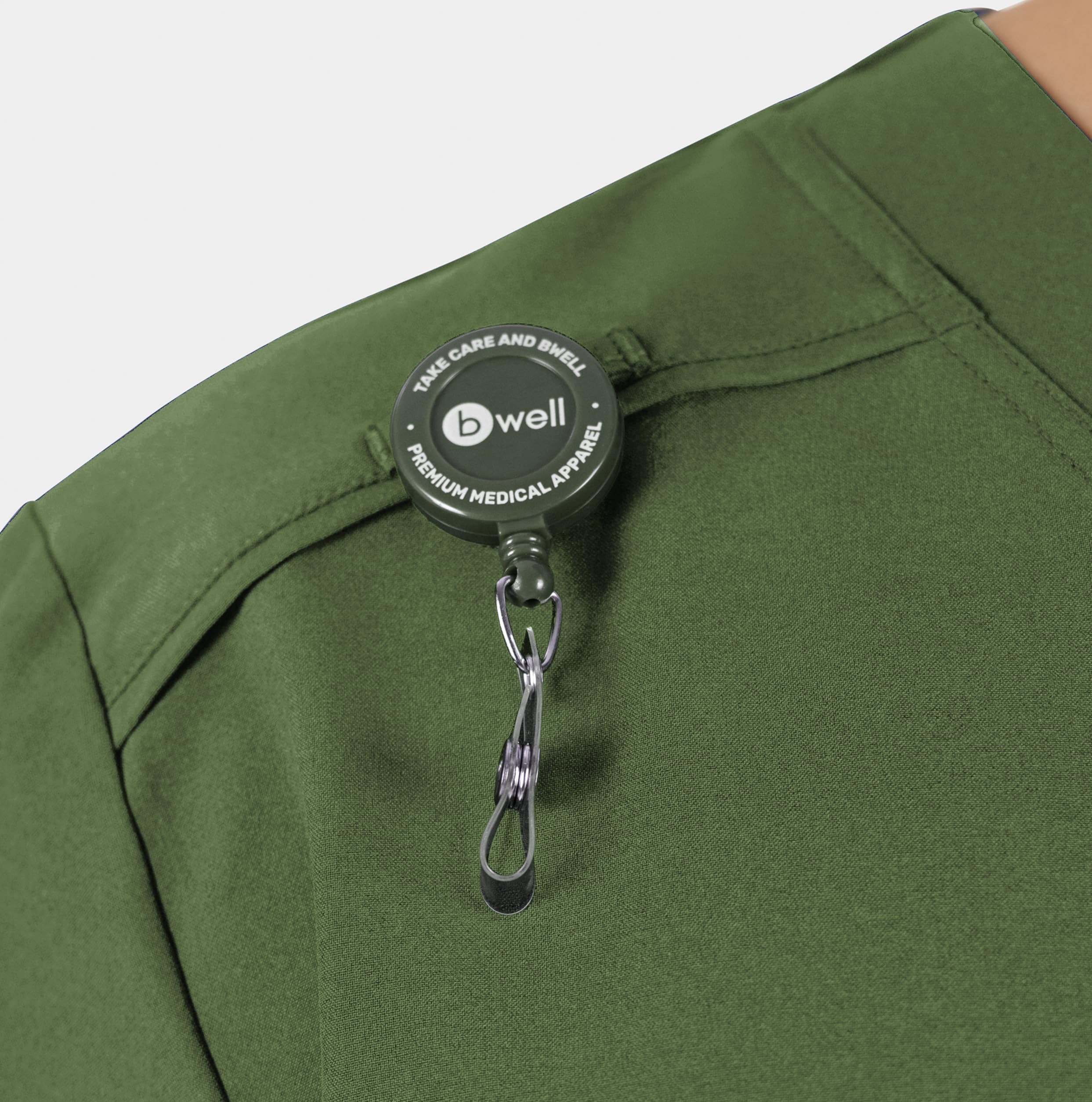 B-well Matteo Herren-Schrubb-Set Schlupfkasack + Jogger Hose Set Medizin Arzt Uniform Medizinische Berufsbekleidung mit Elastan (DE/NL/SE/PL, Alphanumerisch, XL, Olive)