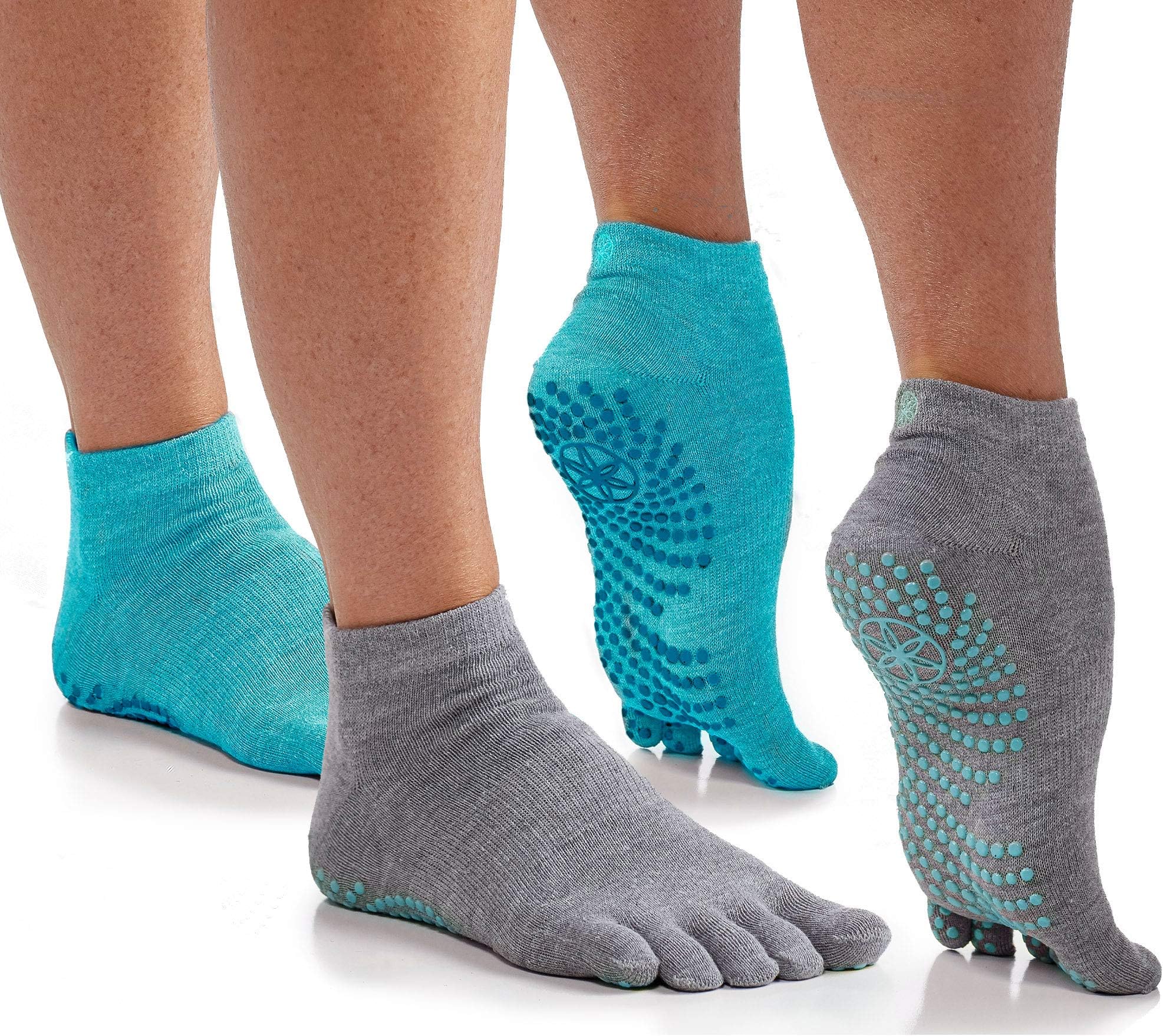 Gaiam Grippy Yoga Socks for Women & Men – Full Toe Non Slip Sticky Grip Accessories for Yoga, Barre, Pilates, Dance, Ballet