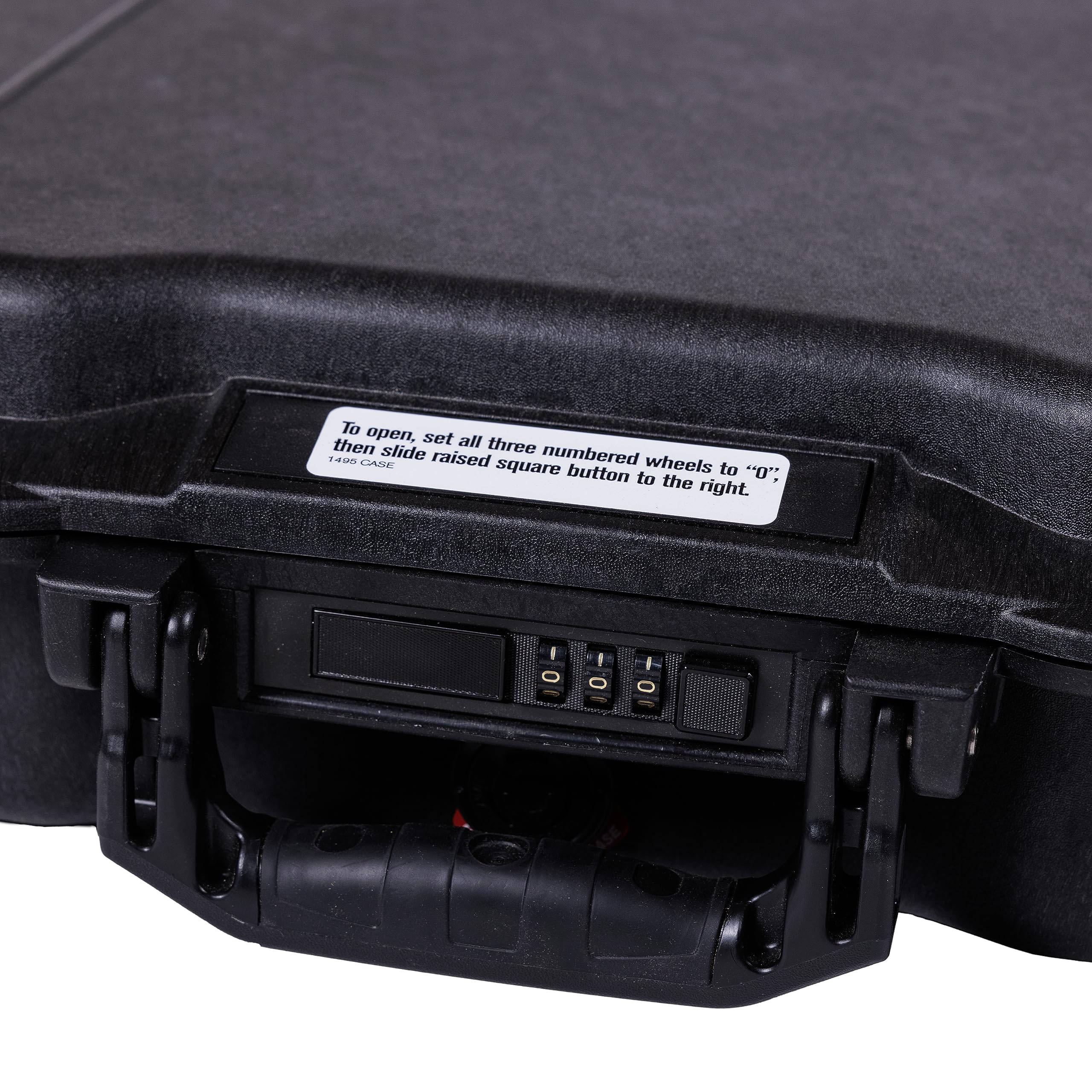 PELI 1495 Odporna na wstrząsy skrzynia na laptop, wodoszczelna i pyłoszczelna (IP67), pojemność 15 l, wyprodukowana w USA, dopasowywana wkładka piankowa, czarna