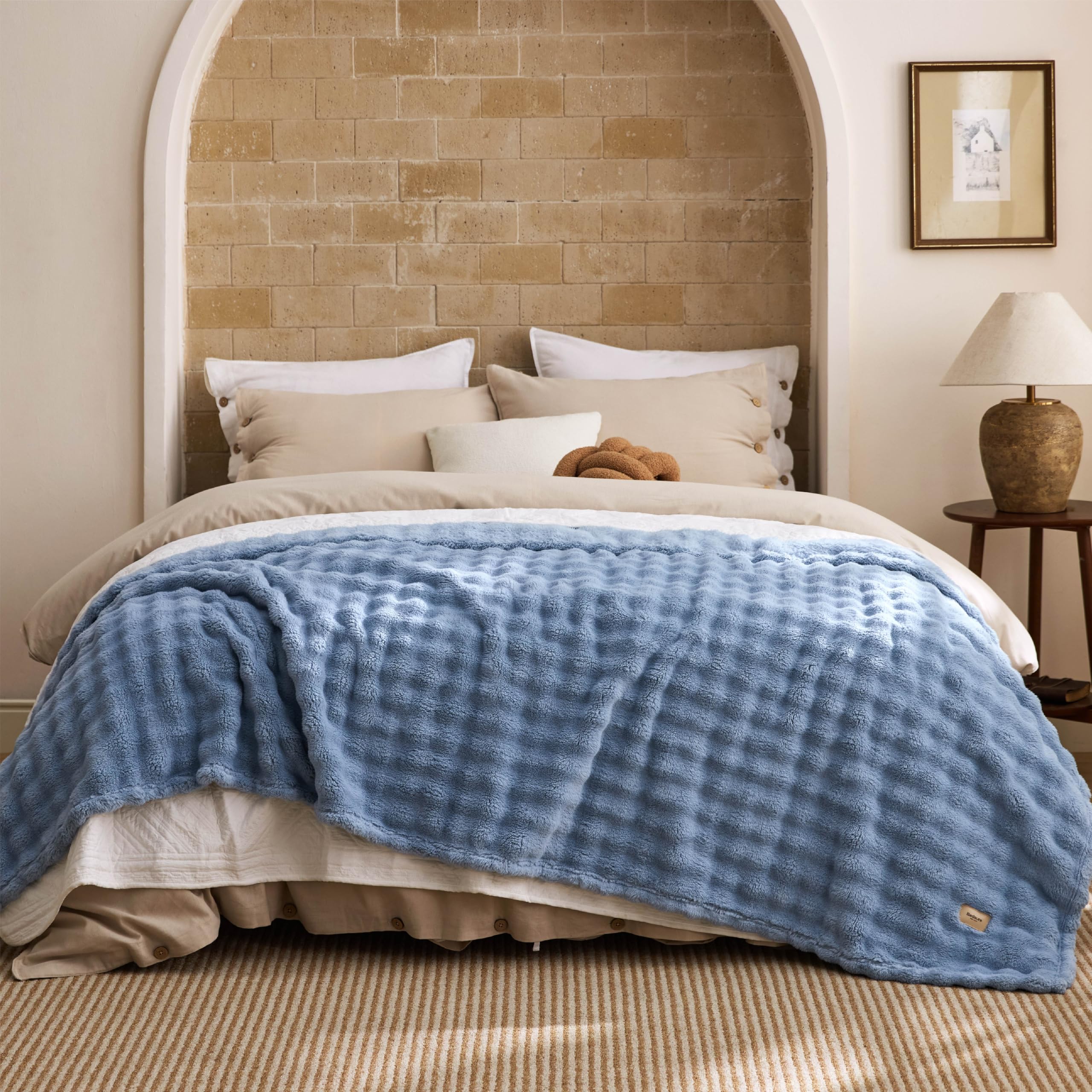 Bedsure Bubble Blanket King Size - Lightweight, Ashley Blue, 270x230cm