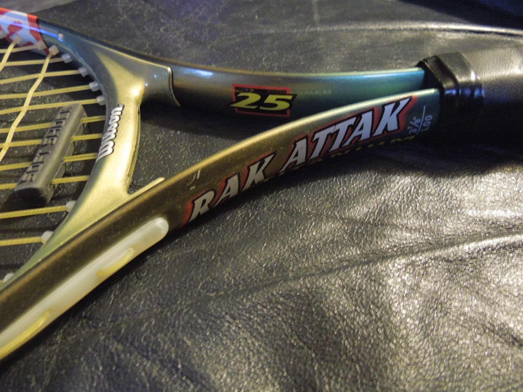 Raqueta Wilson Rak Attak 23 Titanium Juniors+pelotas El De Las Fotografías 0