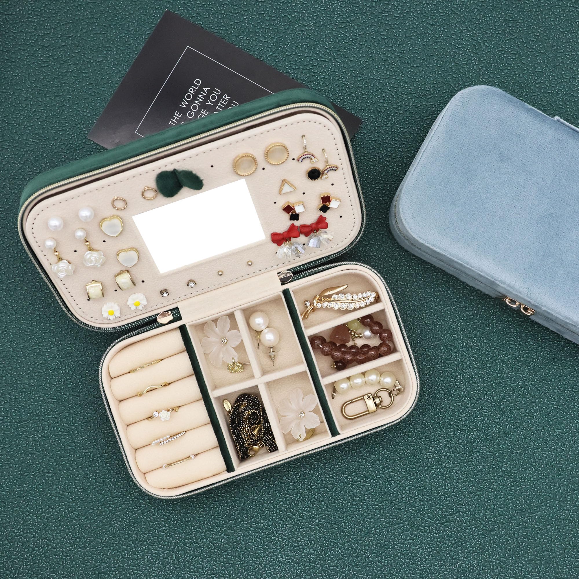 Boxudeli Porta gioielli da viaggio, portagioie piccolo in velluto con specchio per ragazze e donne, organizer portatile per riporre orecchini, anelli e collane (verde scuro)