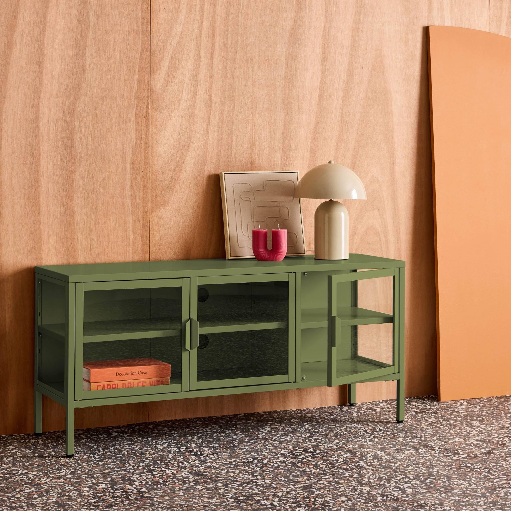 Alice's Garden sweeek-Mueble de TV Industrial de Metal y Vidrio Templado con 3 Puertas, 120cm Verde - 120x35x55 cm | Arkansas