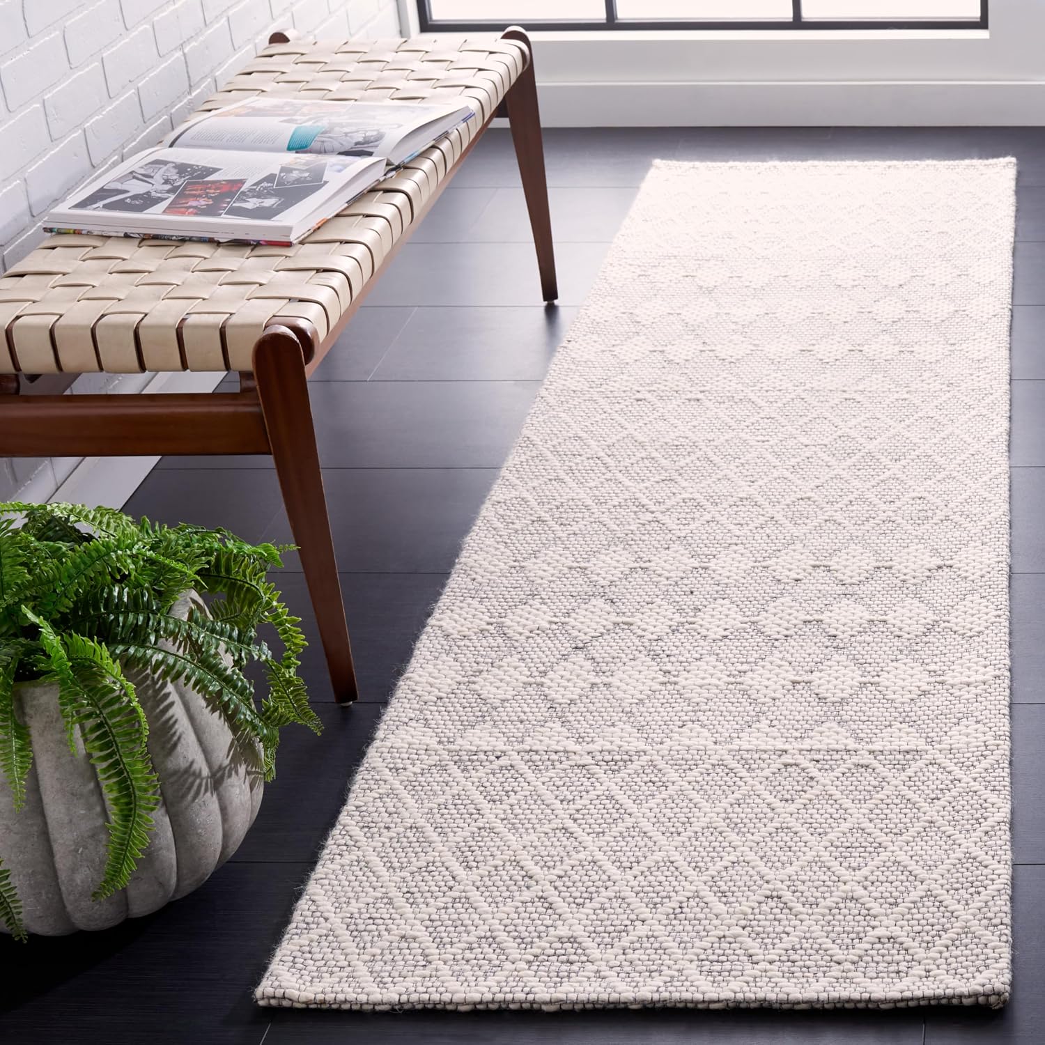 SAFAVIEH Natural Fiber Collection Accent Rug - 4' x 6', Natural & Ivory, Flat Weave Farmhouse Boho Jute & Wool Design, Ideal for High Traffic Areas in Entryway, Living Room, Bedroom (NFB377A)